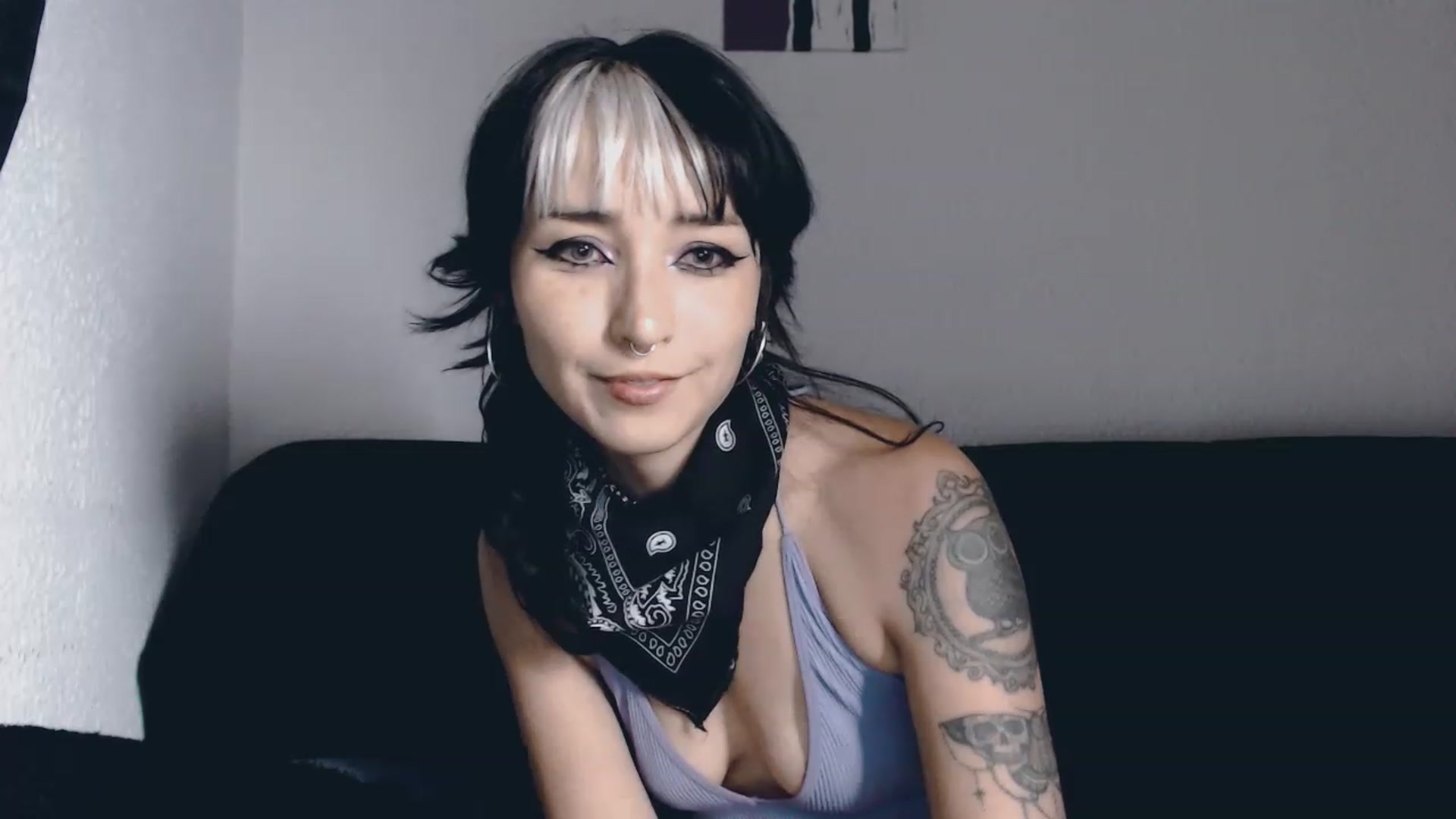 Gallery image thumbnail from Petit_Haze's myfreecams stream on, 08/11/2023, 01:38 image 12 of 20