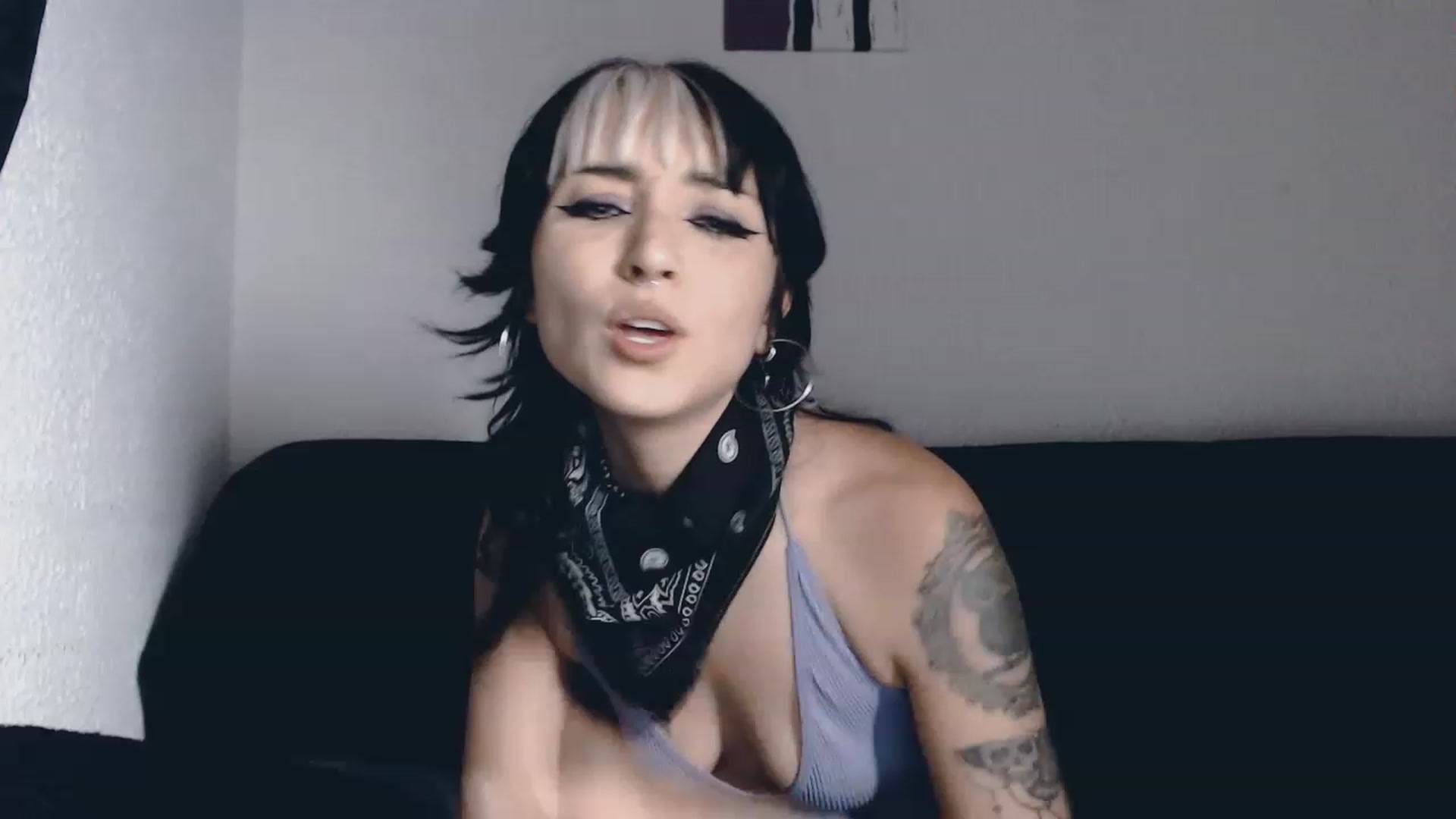 Gallery image thumbnail from Petit_Haze's myfreecams stream on, 08/11/2023, 01:38 image 10 of 20