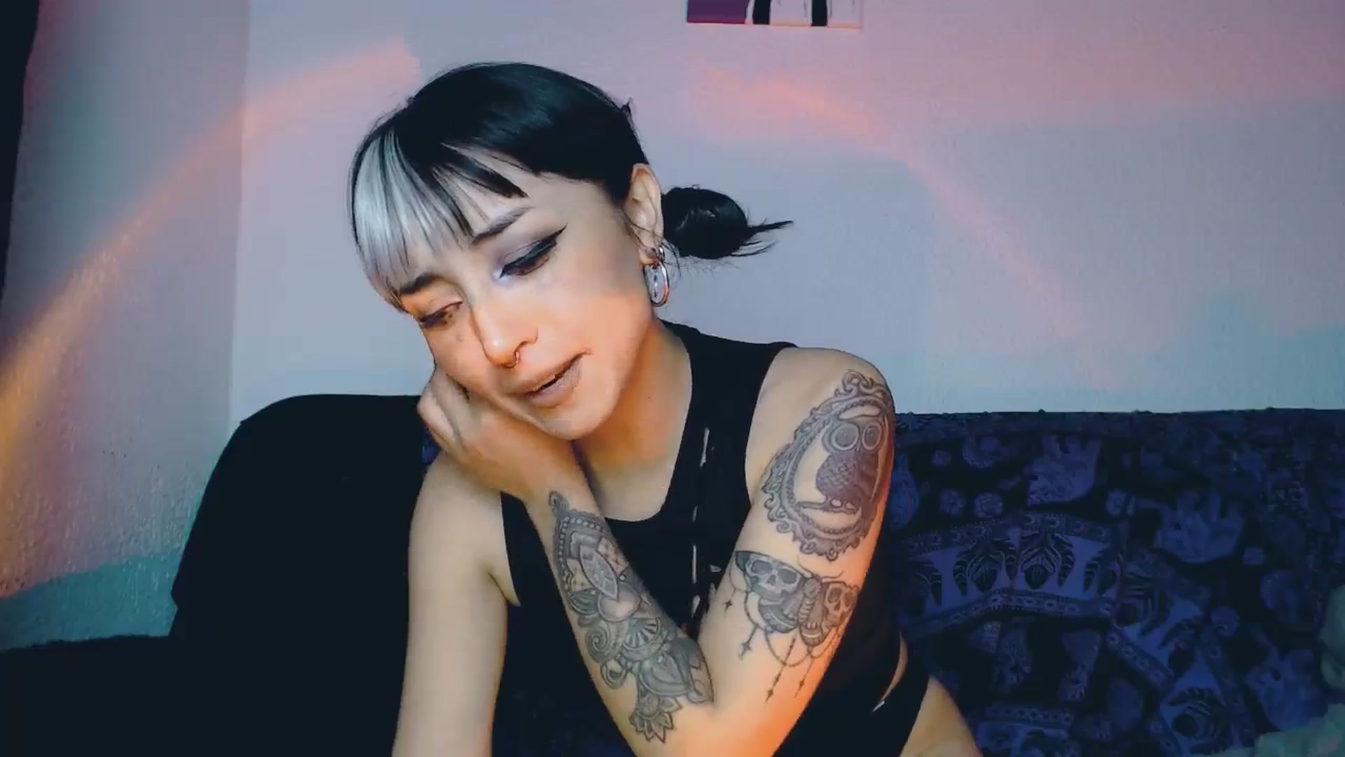 Gallery image thumbnail from Petit_Haze's myfreecams stream on, 08/30/2023, 09:14 image 17 of 20