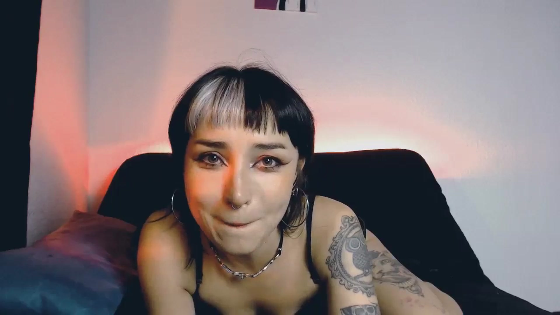Gallery image thumbnail from Petit_Haze's myfreecams stream on, 09/16/2023, 02:56 image 12 of 20