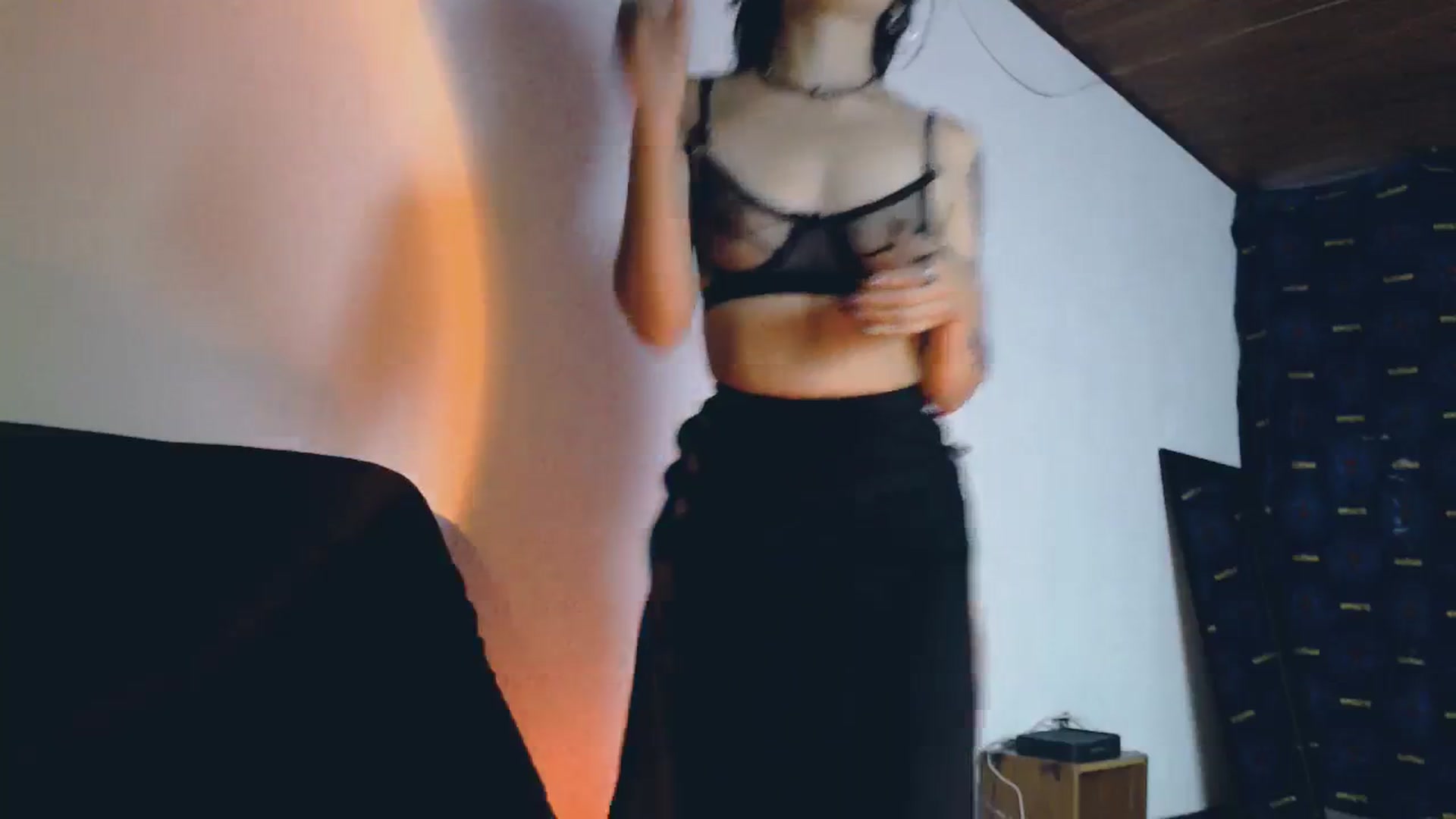 Gallery image thumbnail from Petit_Haze's myfreecams stream on, 09/16/2023, 07:45 image 8 of 20