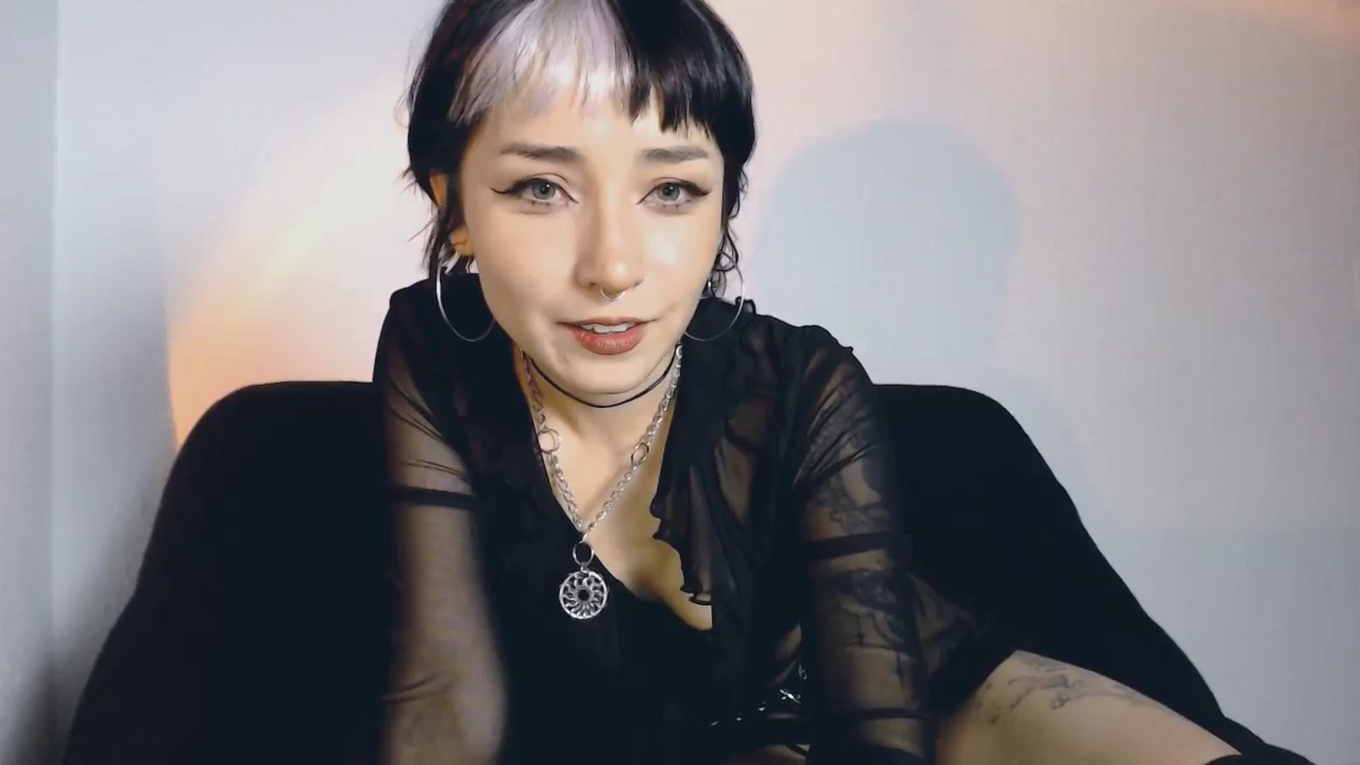 Gallery image thumbnail from Petit_Haze's myfreecams stream on, 09/23/2023, 23:14 image 3 of 20