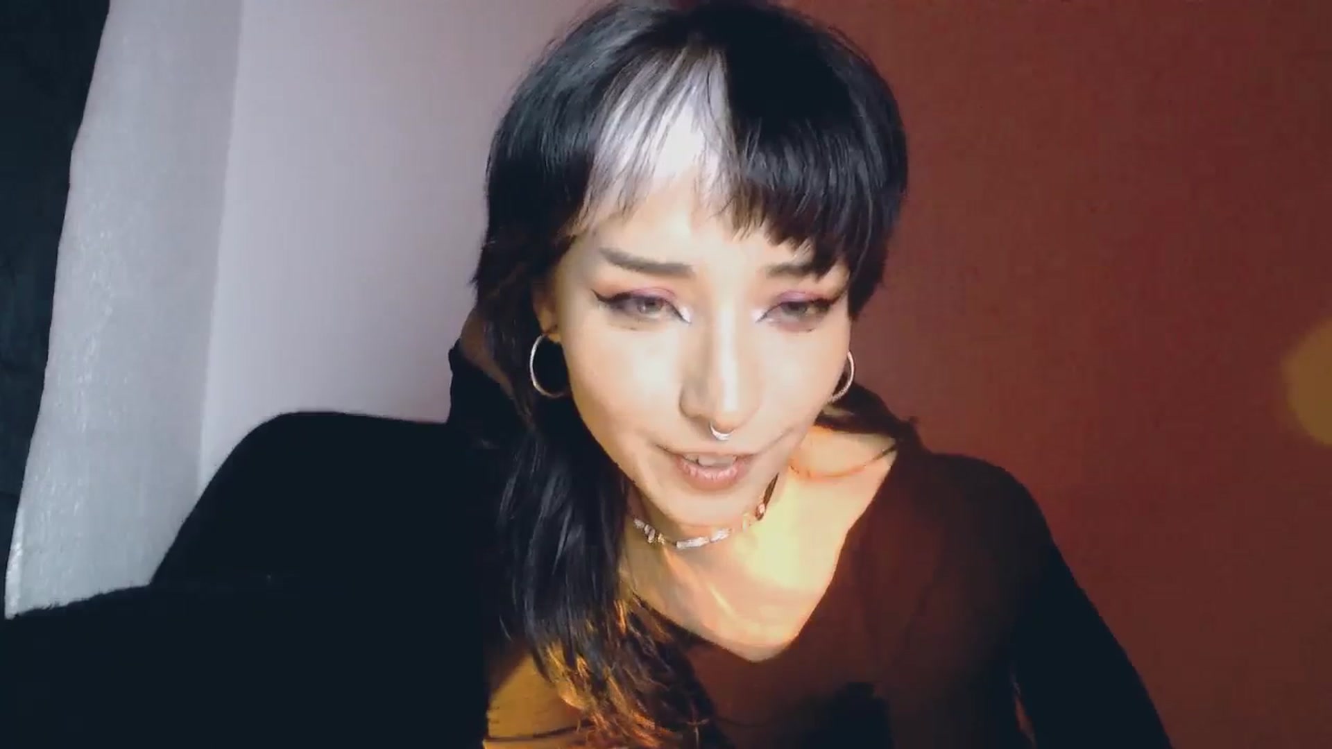 Gallery image thumbnail from Petit_Haze's myfreecams stream on, 10/07/2023, 06:37 image 8 of 20
