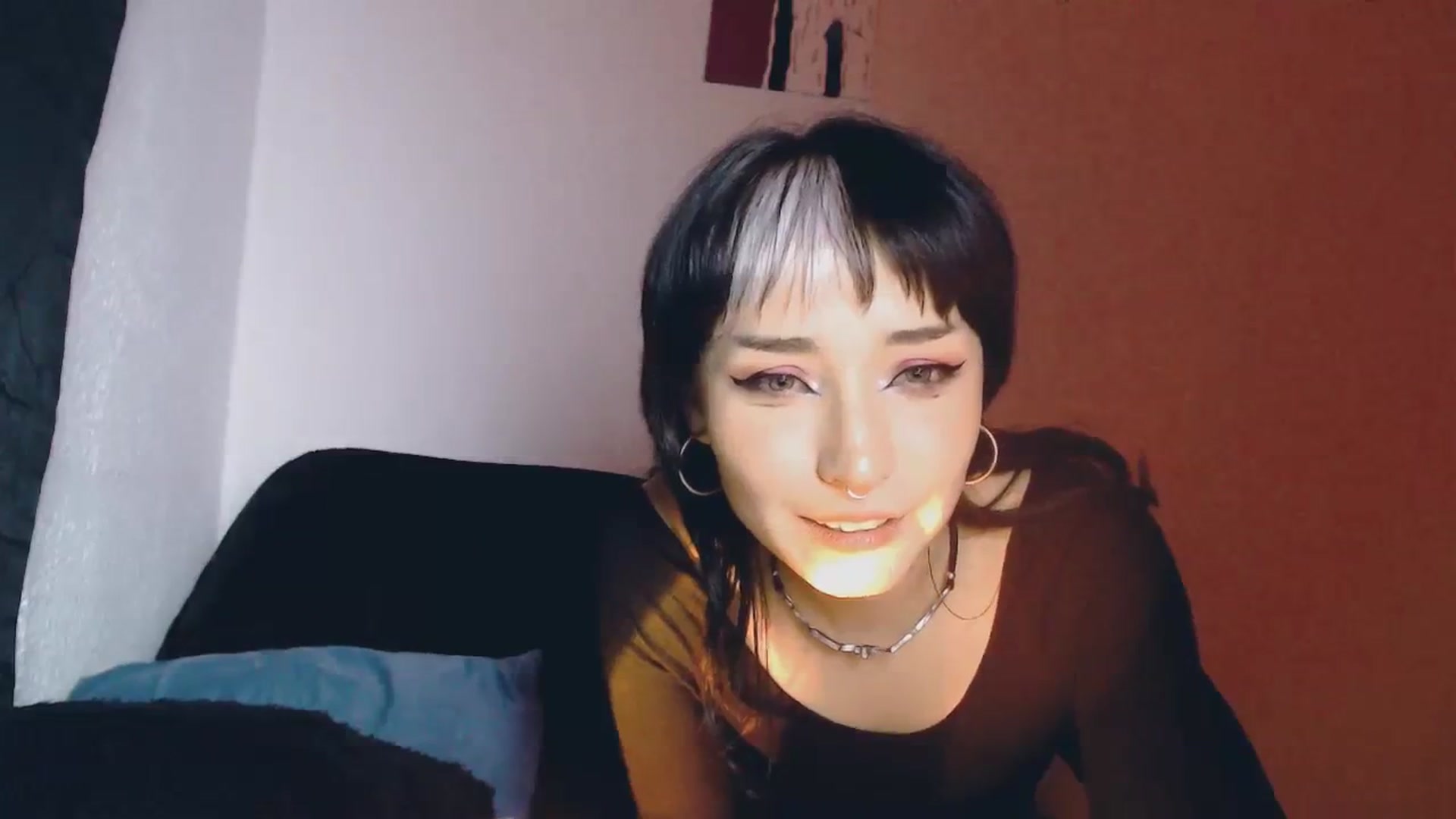 Gallery image thumbnail from Petit_Haze's myfreecams stream on, 10/07/2023, 06:37 image 2 of 20