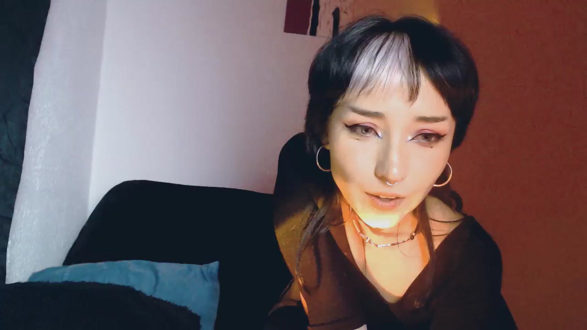 Gallery image thumbnail from Petit_Haze's myfreecams stream on, 10/07/2023, 06:37 image 5 of 20