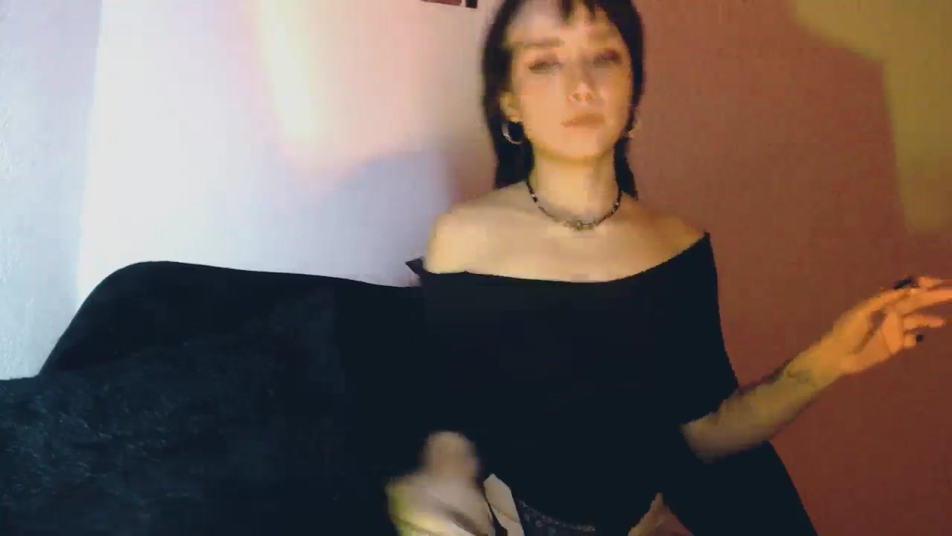 Gallery image thumbnail from Petit_Haze's myfreecams stream on, 10/07/2023, 07:43 image 3 of 20