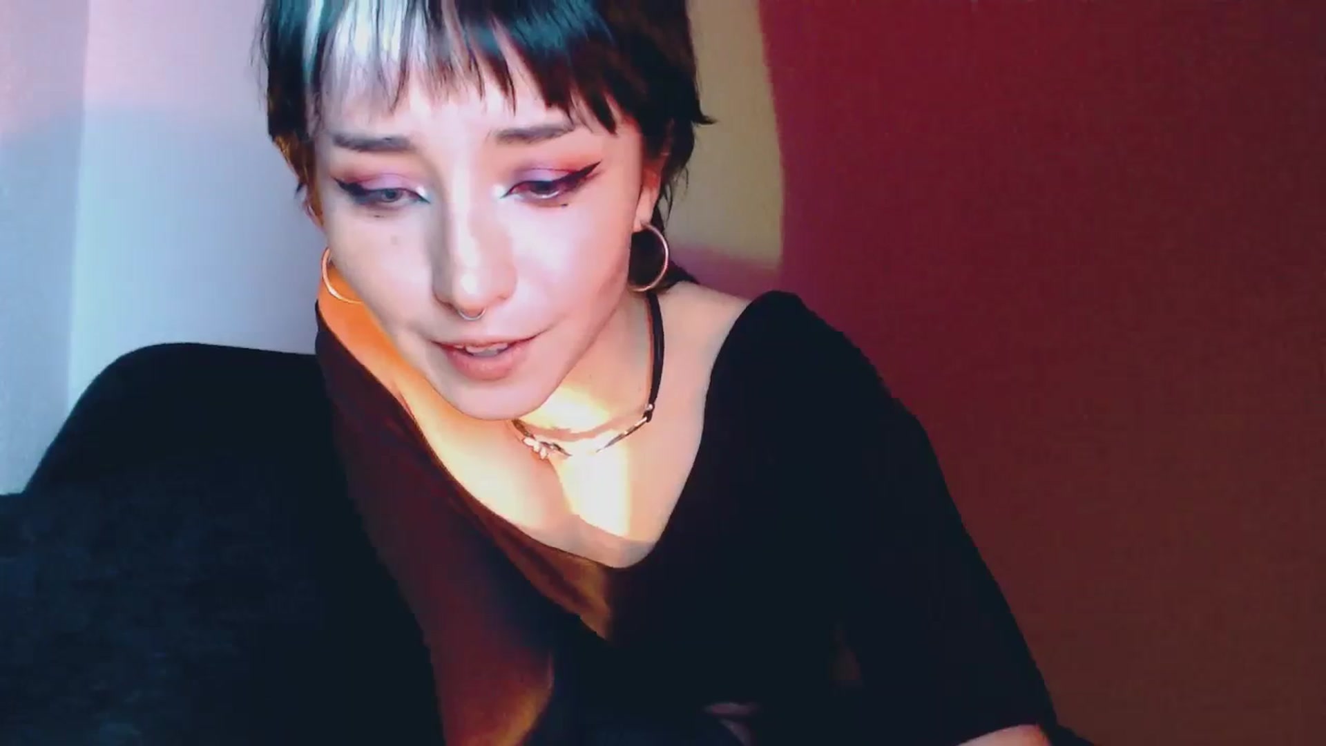 Gallery image thumbnail from Petit_Haze's myfreecams stream on, 10/07/2023, 07:43 image 13 of 20