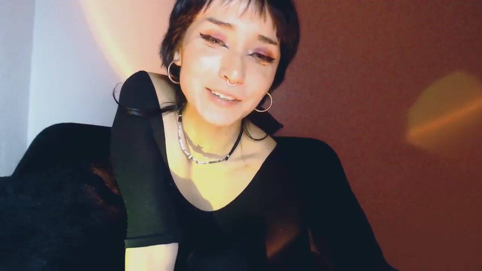 Gallery image thumbnail from Petit_Haze's myfreecams stream on, 10/07/2023, 08:56 image 8 of 20
