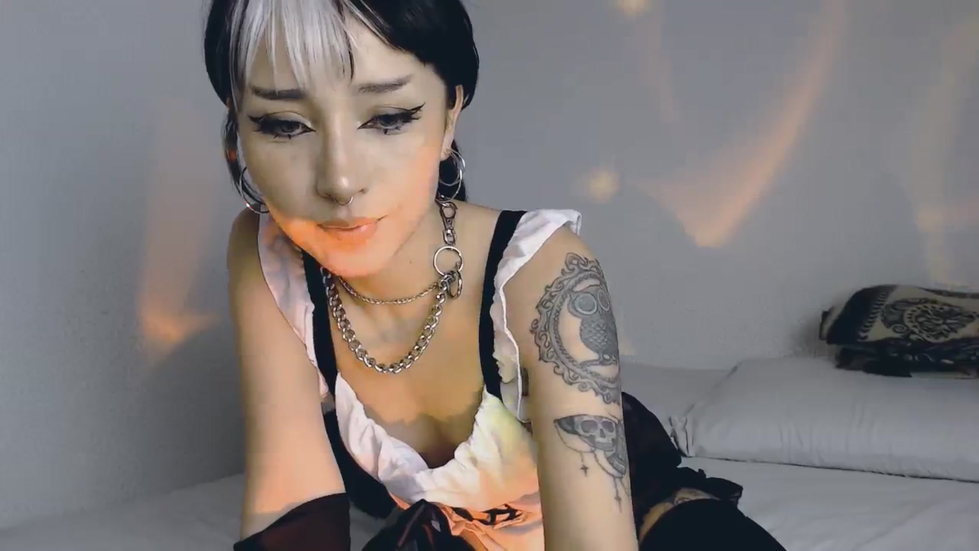 Gallery image thumbnail from Petit_Haze's myfreecams stream on, 10/28/2023, 06:23 image 7 of 20
