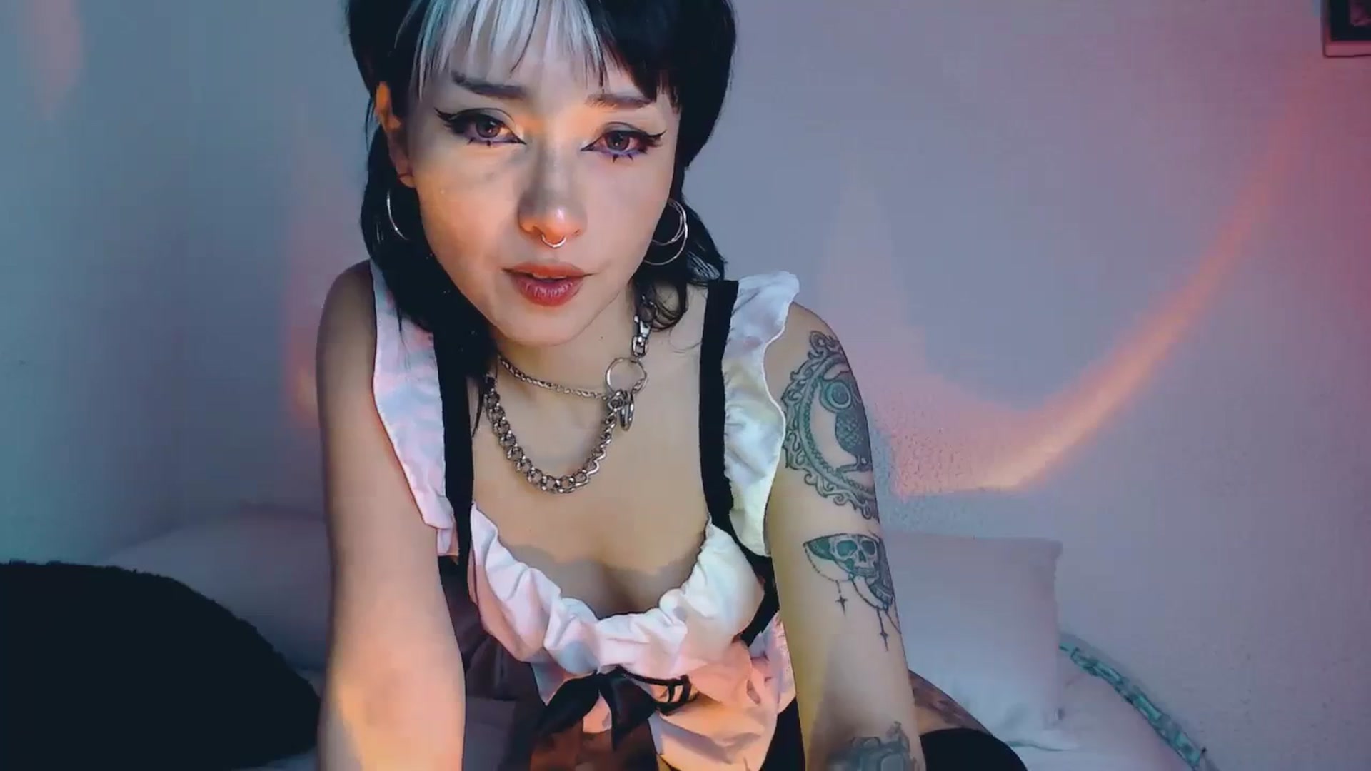 Gallery image thumbnail from Petit_Haze's myfreecams stream on, 10/28/2023, 07:01 image 20 of 20