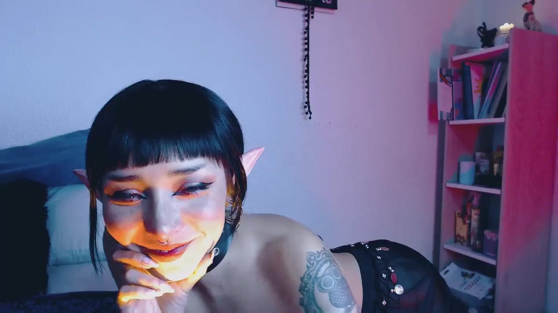 Gallery image thumbnail from Petit_Haze's myfreecams stream on, 10/31/2023, 05:48 image 15 of 20