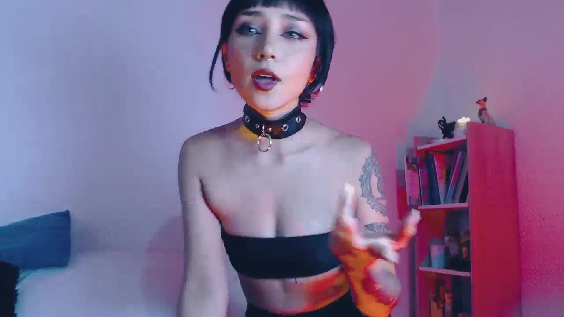 Gallery image thumbnail from Petit_Haze's myfreecams stream on, 10/31/2023, 05:48 image 11 of 20