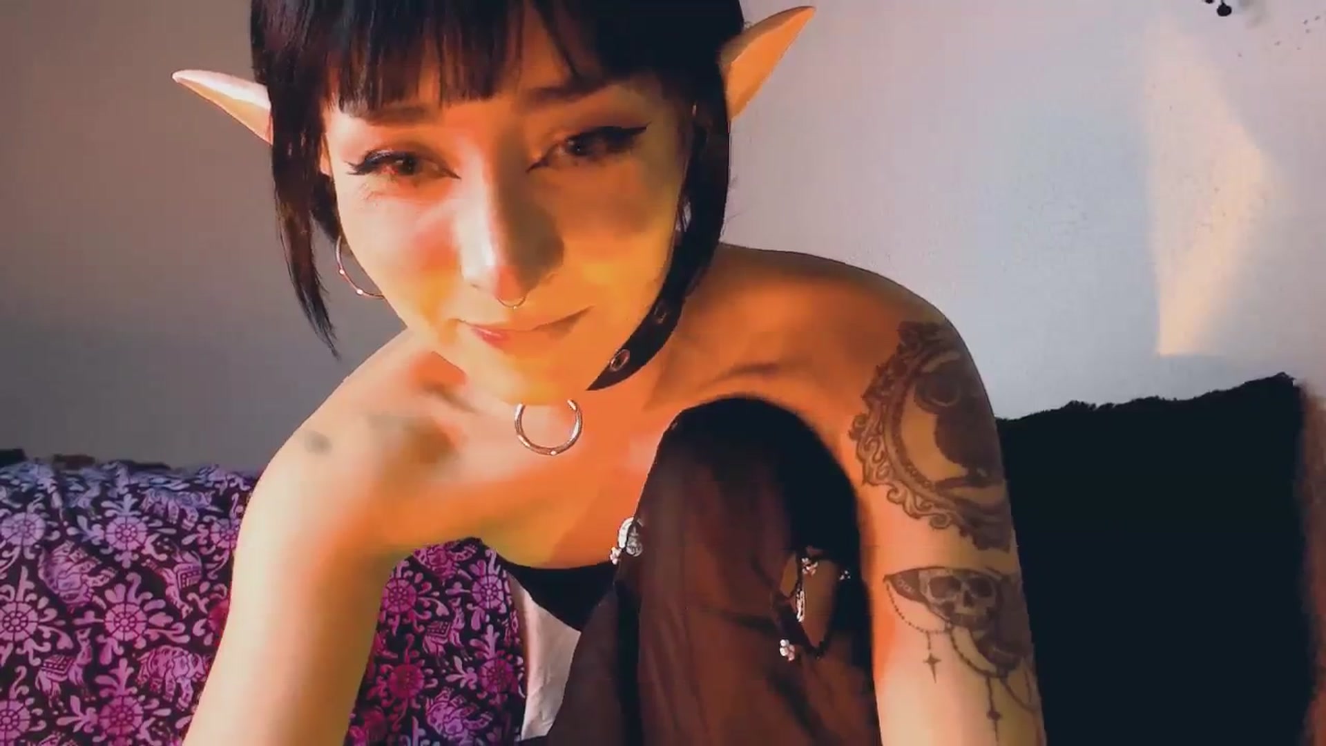 Gallery image thumbnail from Petit_Haze's myfreecams stream on, 10/31/2023, 08:14 image 5 of 20