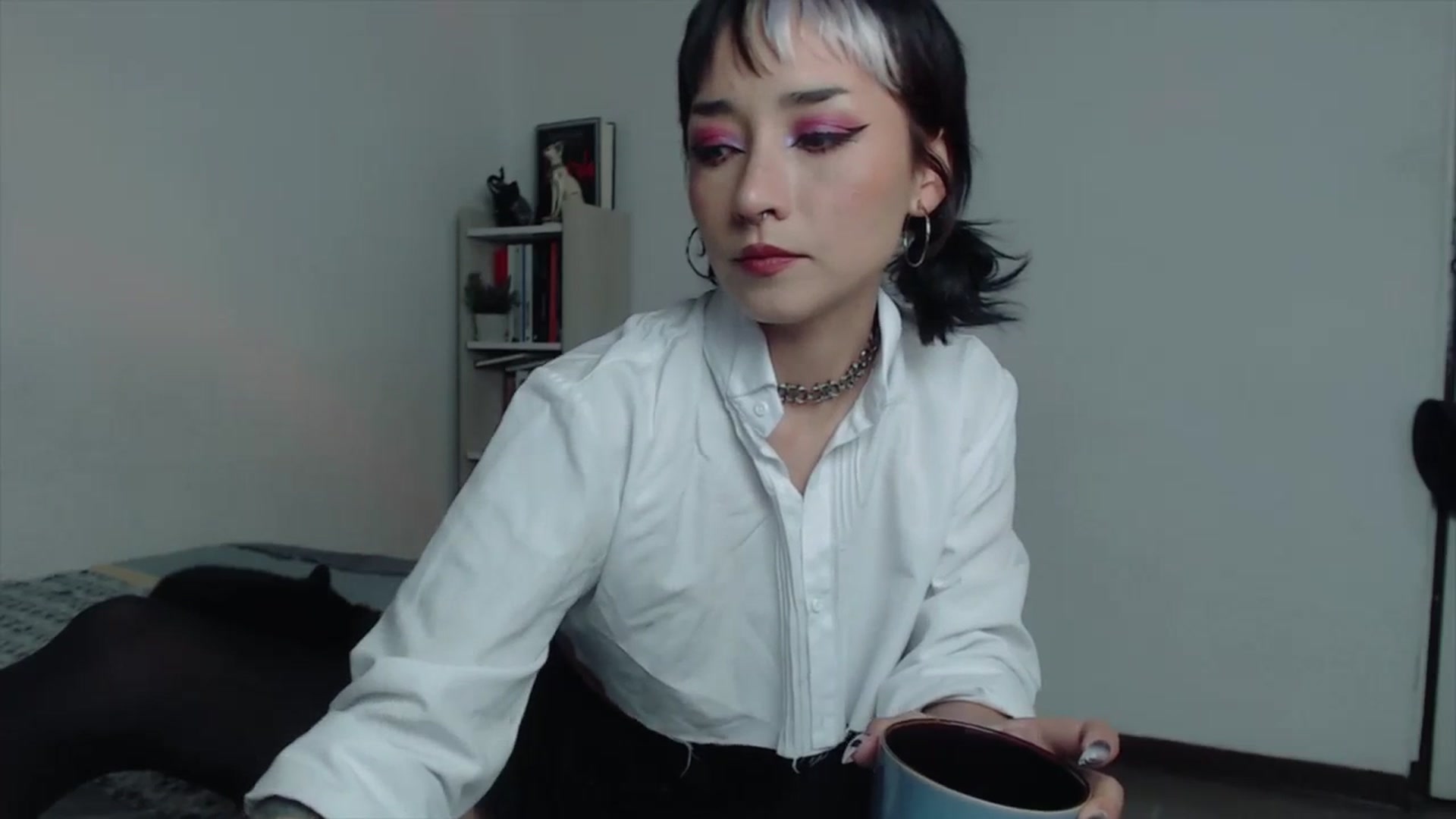 Gallery image thumbnail from Petit_Haze's myfreecams stream on, 12/16/2023, 02:37 image 15 of 20