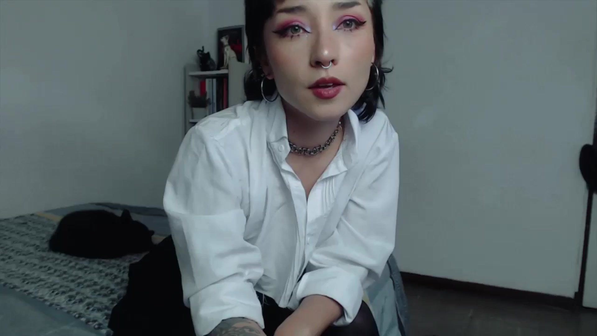 Gallery image thumbnail from Petit_Haze's myfreecams stream on, 12/16/2023, 02:37 image 7 of 20