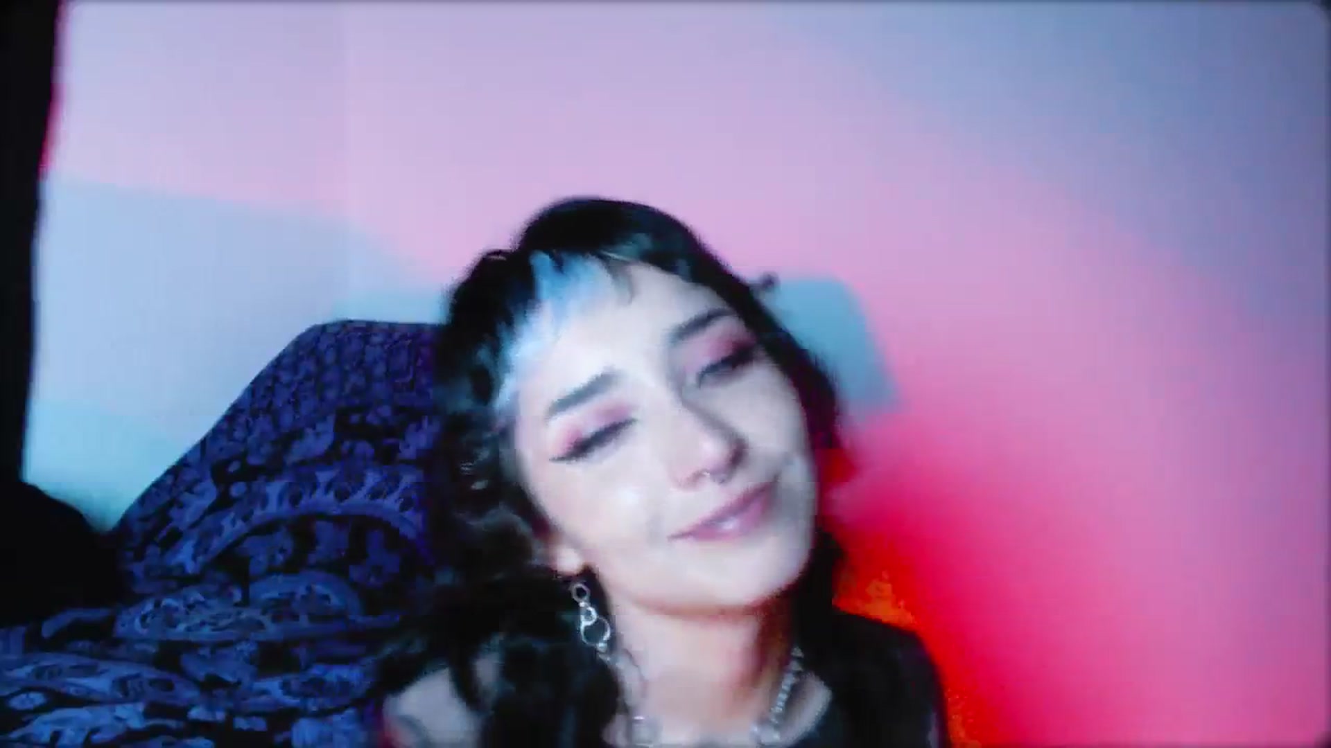 Gallery image thumbnail from Petit_Haze's myfreecams stream on, 01/13/2024, 03:23 image 15 of 20