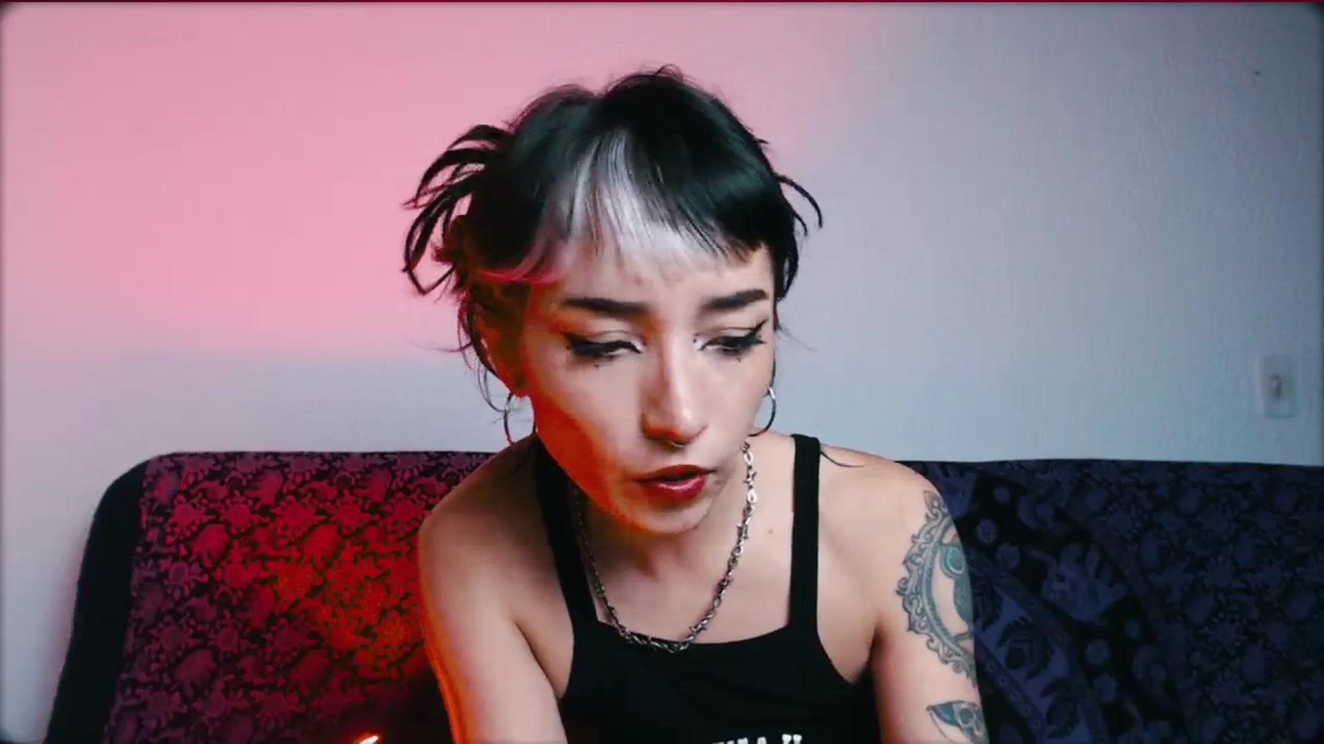 Gallery image thumbnail from Petit_Haze's myfreecams stream on, 02/14/2024, 24:55 image 13 of 20