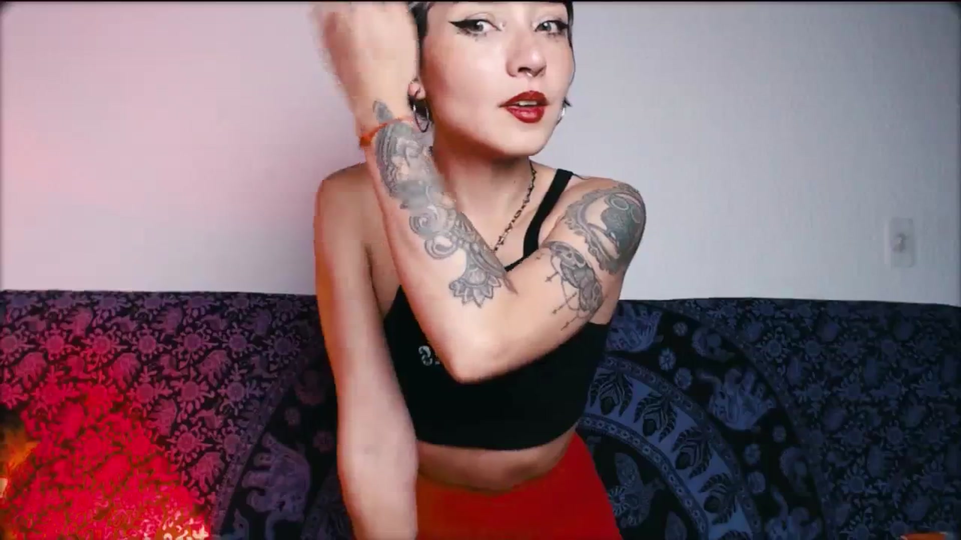 Gallery image thumbnail from Petit_Haze's myfreecams stream on, 02/14/2024, 05:02 image 18 of 20