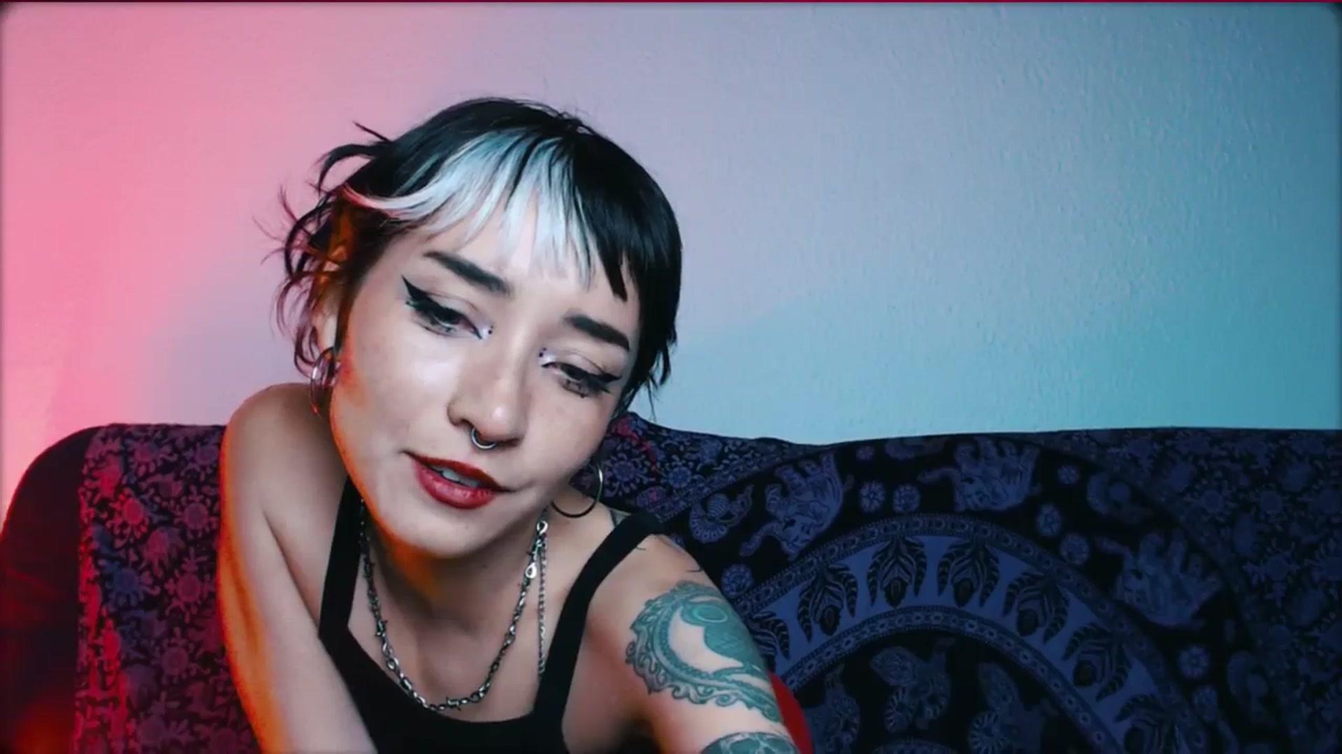 Gallery image thumbnail from Petit_Haze's myfreecams stream on, 02/14/2024, 06:27 image 3 of 20