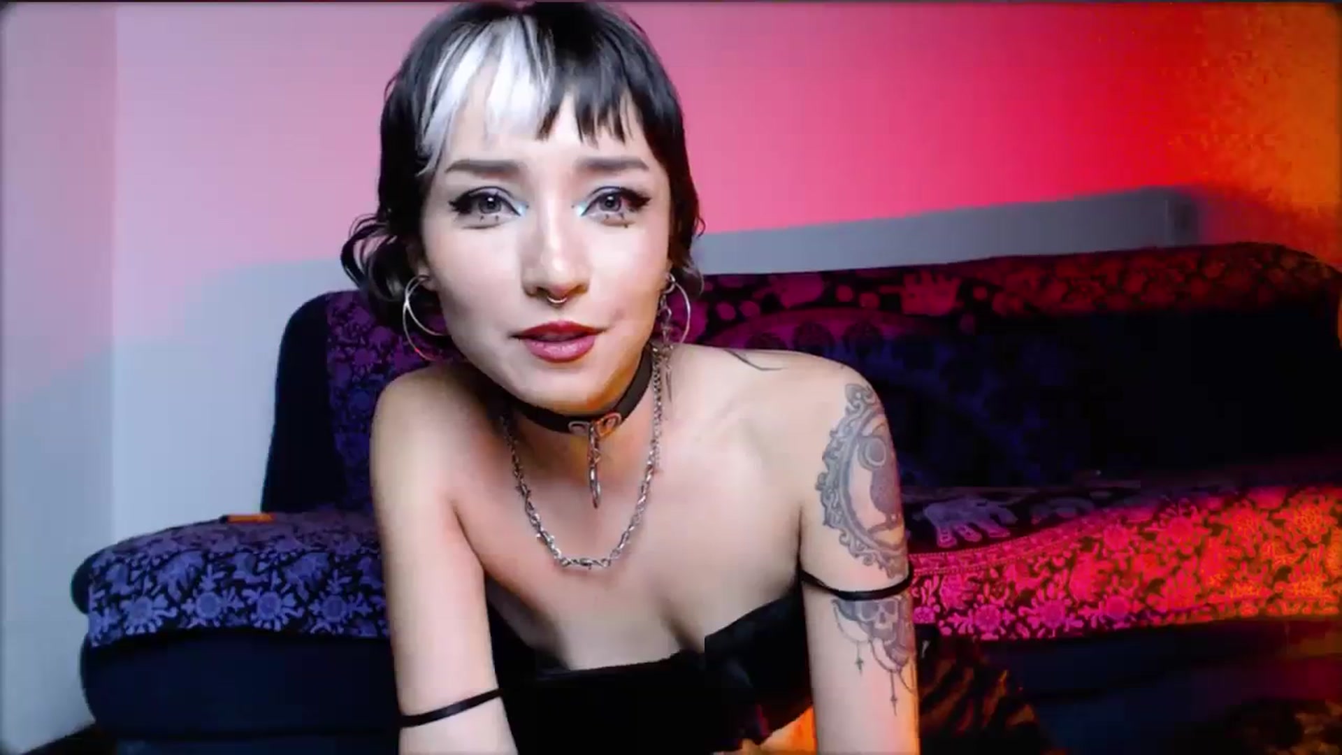 Gallery image thumbnail from Petit_Haze's myfreecams stream on, 02/16/2024, 02:39 image 13 of 20