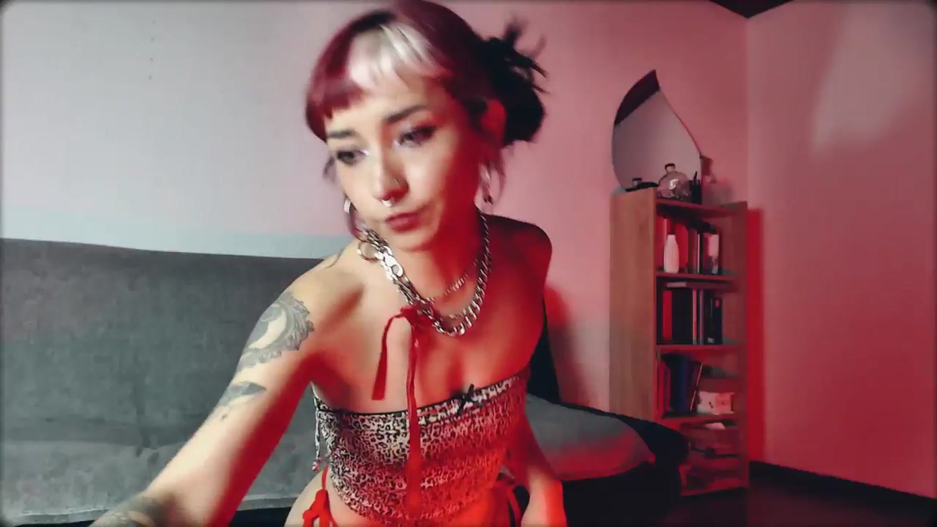 Gallery image thumbnail from Petit_Haze's myfreecams stream on, 06/29/2024, 24:01 image 16 of 20