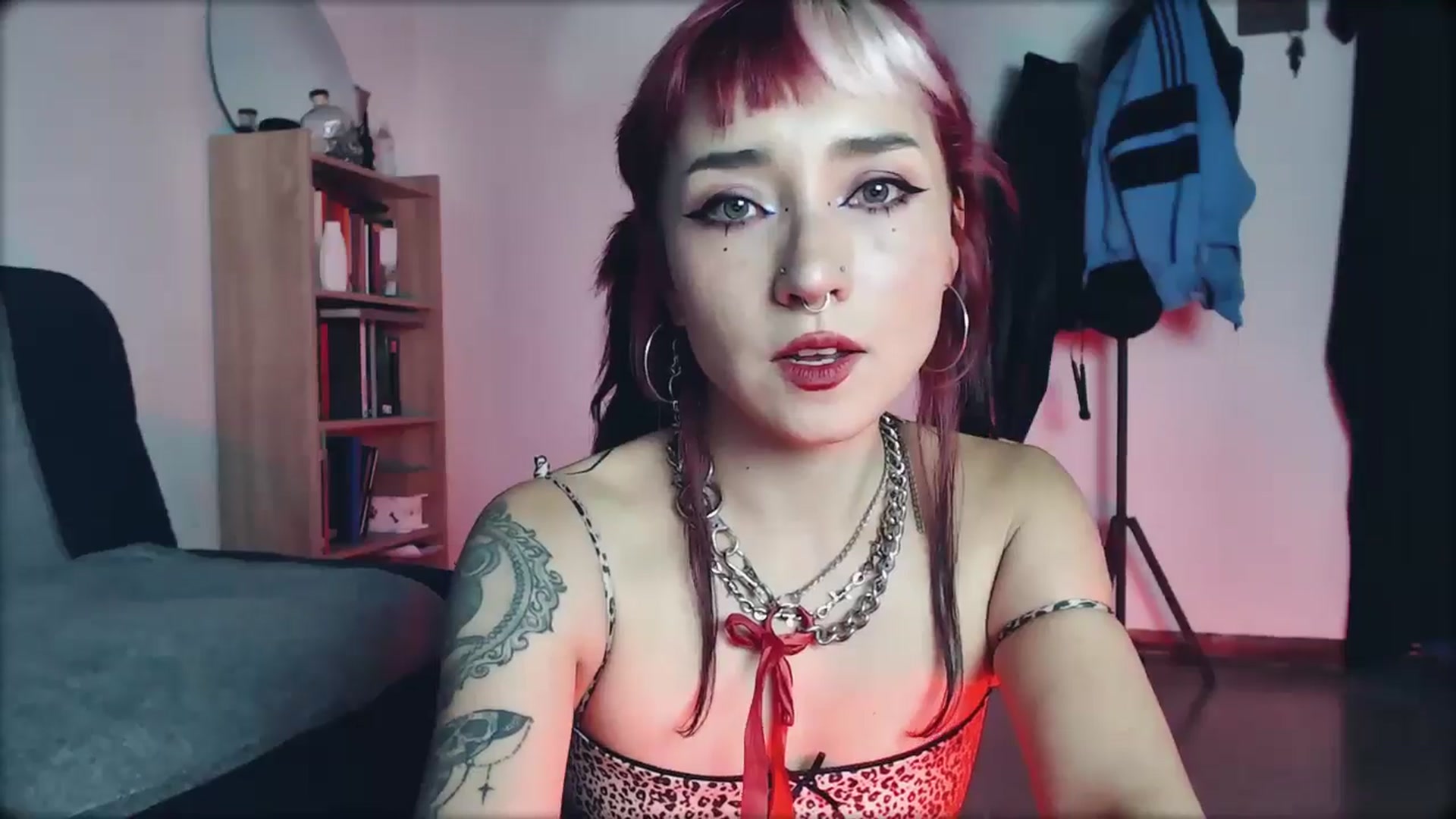Gallery image thumbnail from Petit_Haze's myfreecams stream on, 06/29/2024, 24:01 image 2 of 20