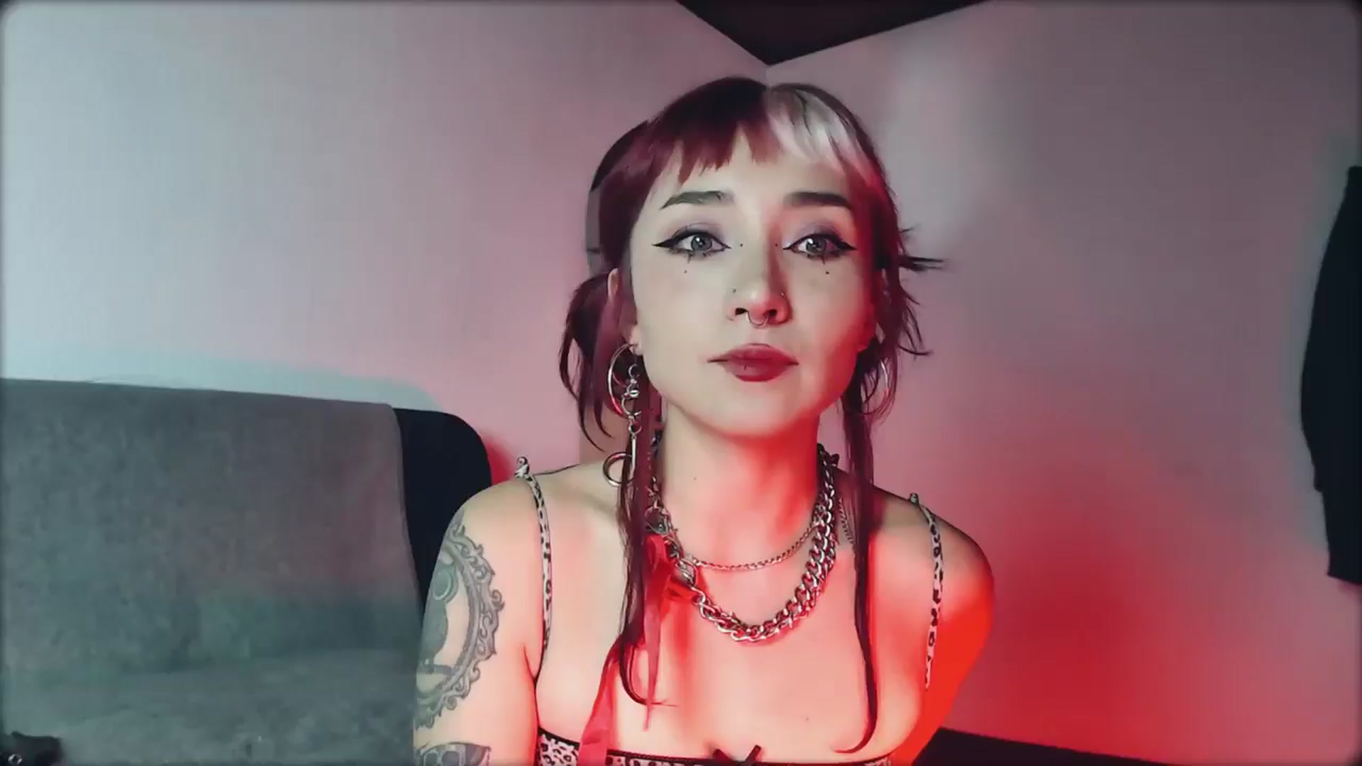 Gallery image thumbnail from Petit_Haze's myfreecams stream on, 06/29/2024, 24:01 image 7 of 20