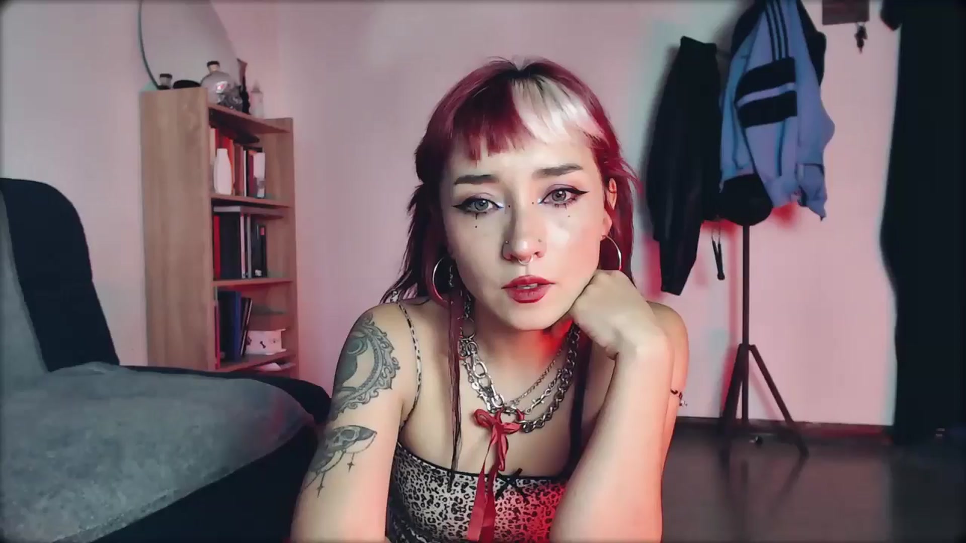 Gallery image thumbnail from Petit_Haze's myfreecams stream on, 06/29/2024, 24:01 image 1 of 20