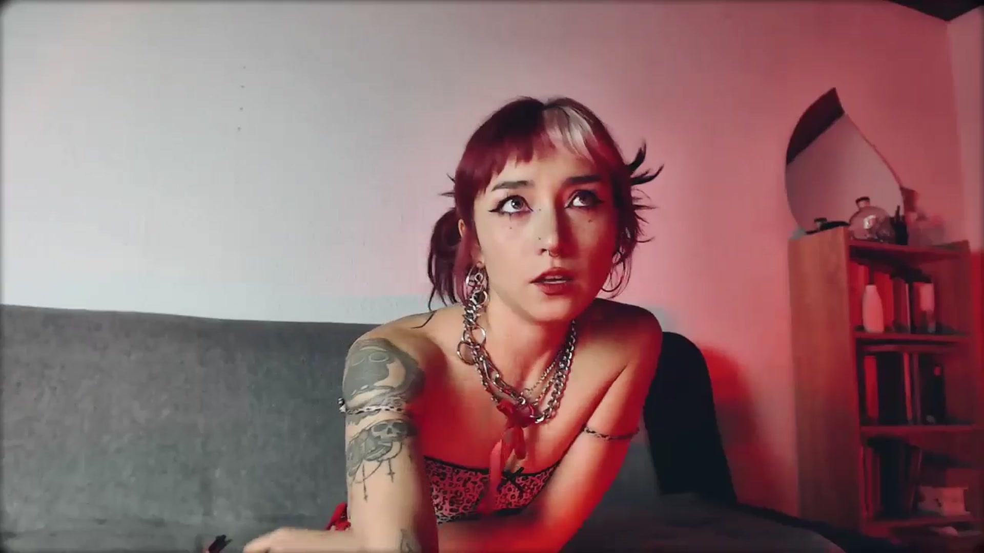 Gallery image thumbnail from Petit_Haze's myfreecams stream on, 06/29/2024, 24:01 image 9 of 20