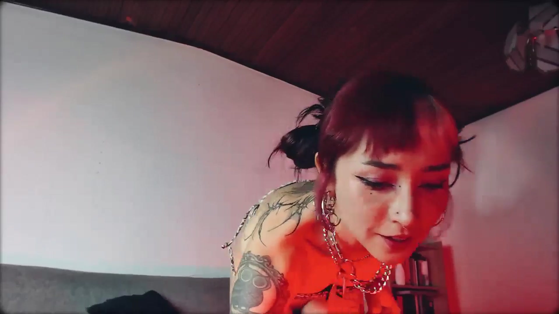 Gallery image thumbnail from Petit_Haze's myfreecams stream on, 06/29/2024, 24:16 image 5 of 20