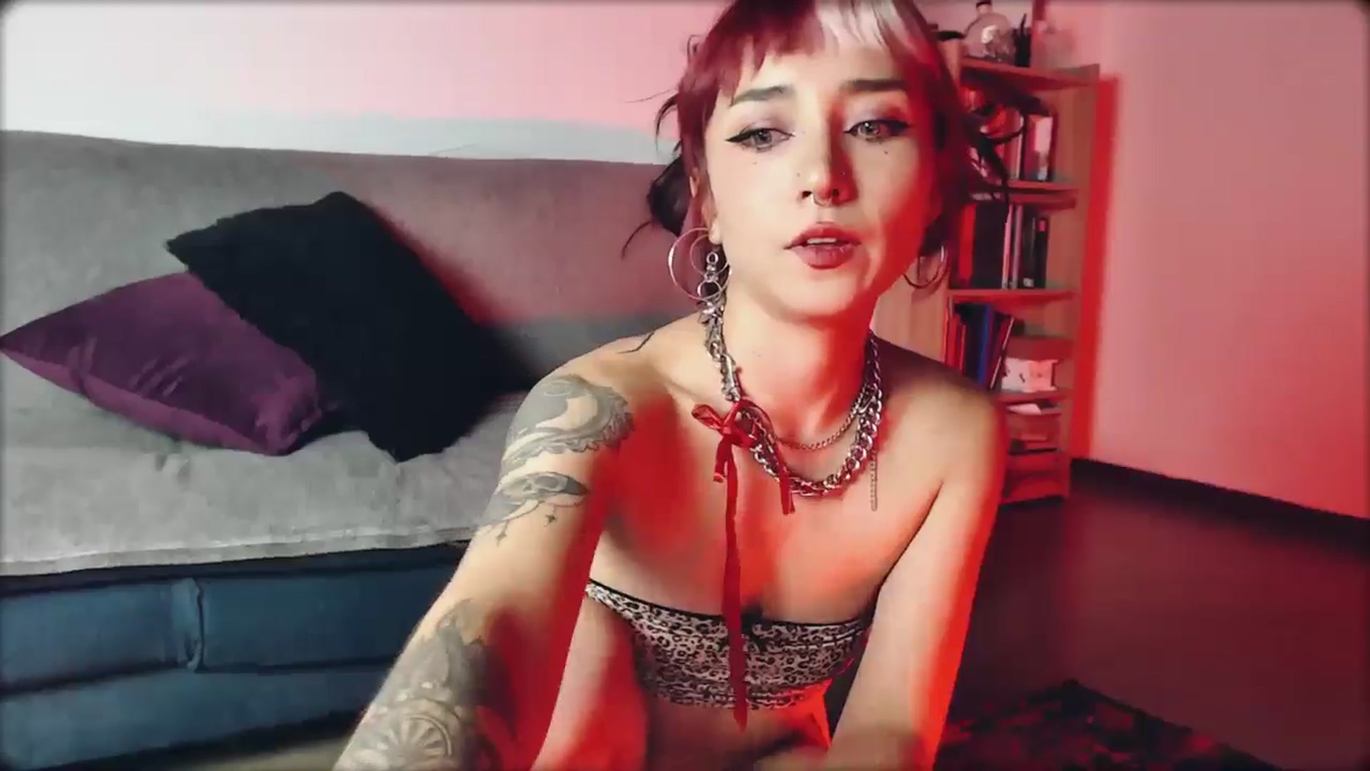 Gallery image thumbnail from Petit_Haze's myfreecams stream on, 06/29/2024, 24:16 image 19 of 20