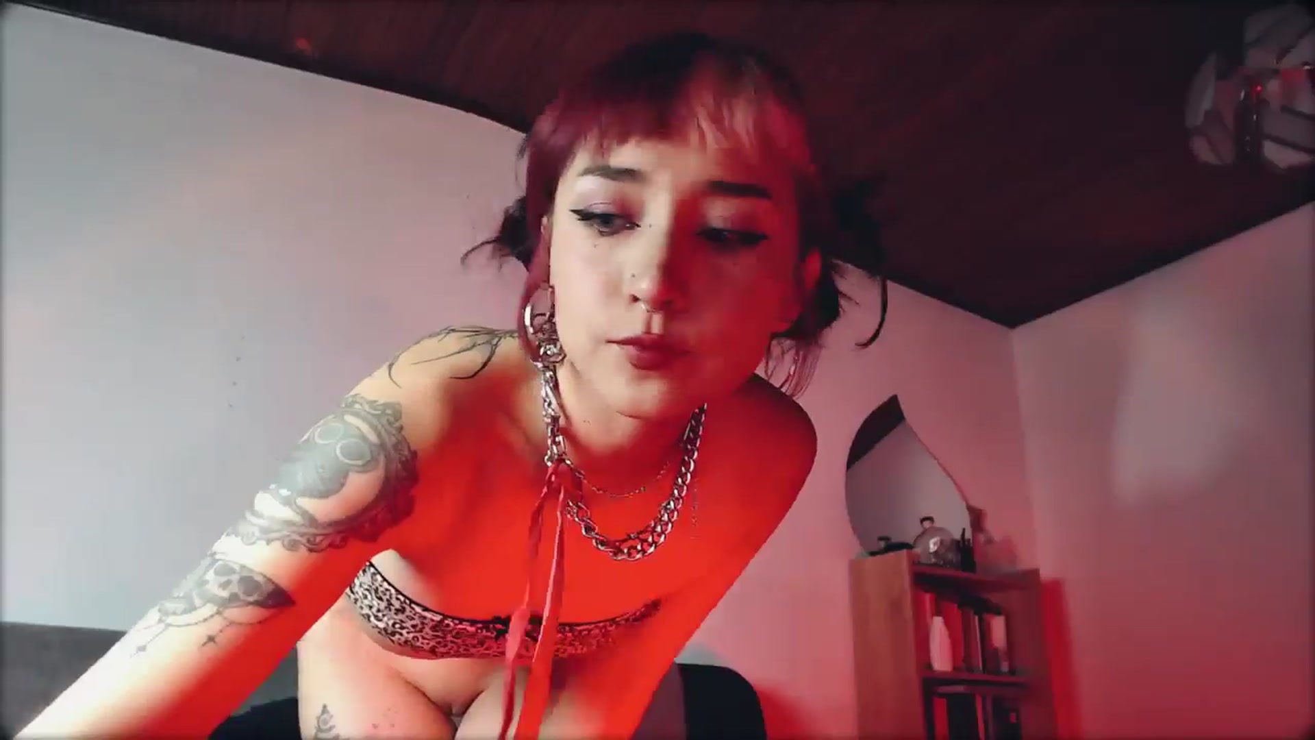 Gallery image thumbnail from Petit_Haze's myfreecams stream on, 06/29/2024, 24:16 image 6 of 20