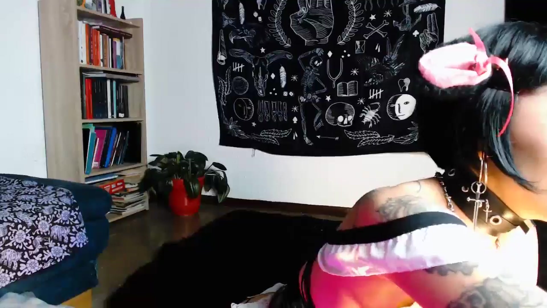 Gallery image thumbnail from Petit_Haze's myfreecams stream on, 10/19/2024, 24:01 image 6 of 20