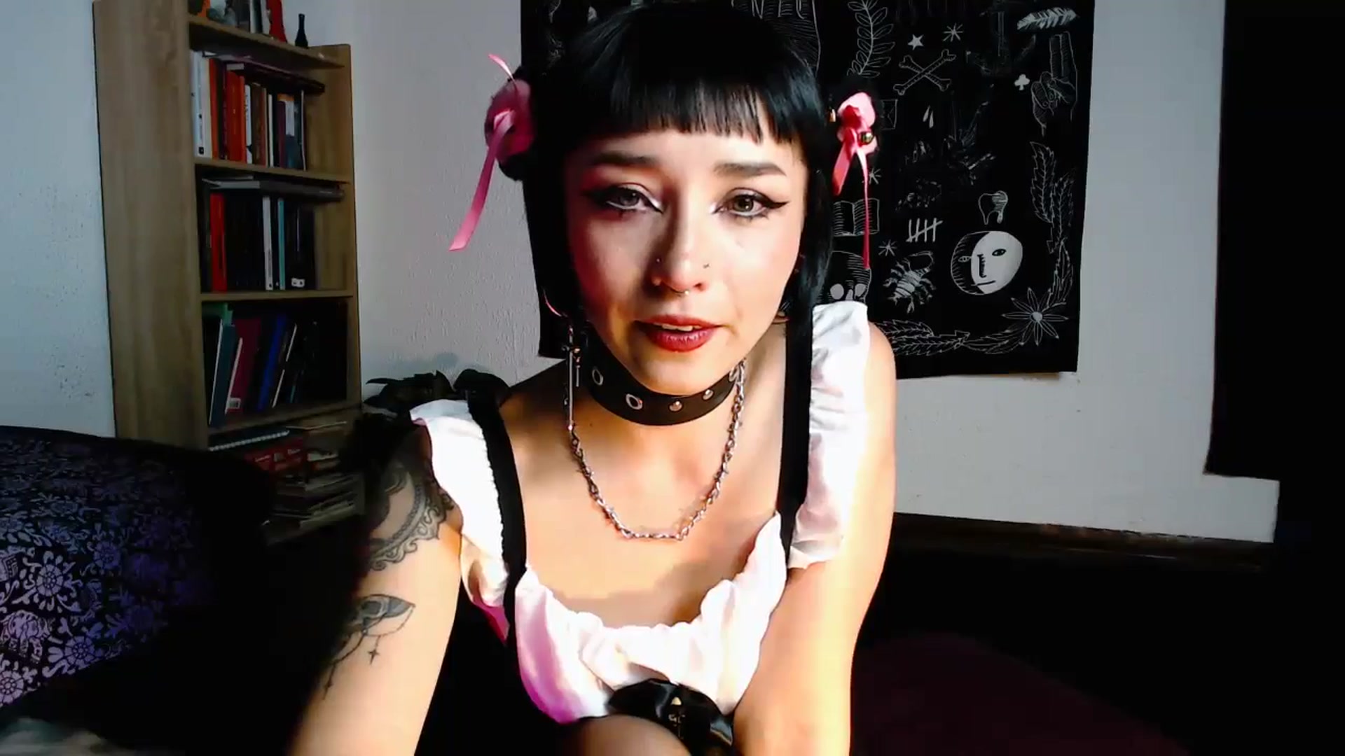 Gallery image thumbnail from Petit_Haze's myfreecams stream on, 10/19/2024, 24:01 image 15 of 20