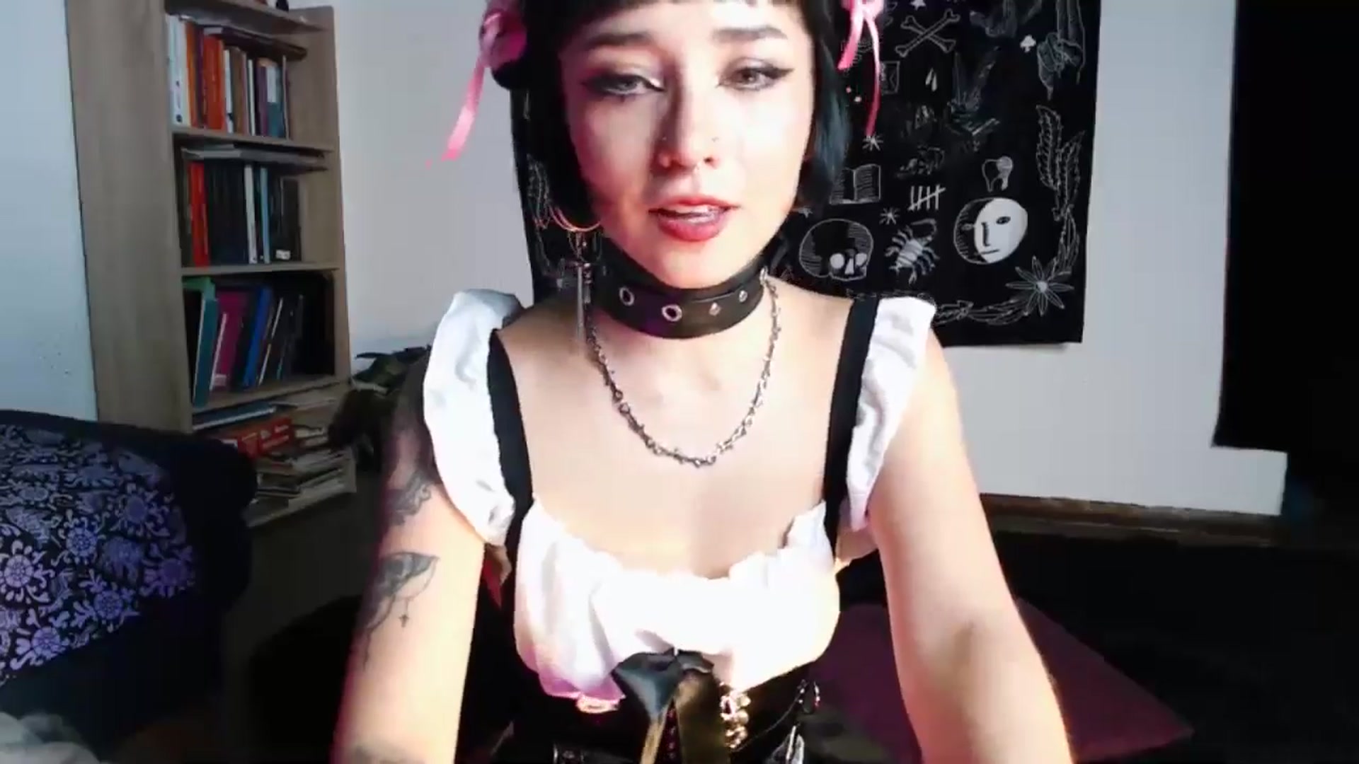 Gallery image thumbnail from Petit_Haze's myfreecams stream on, 10/19/2024, 24:19 image 4 of 20