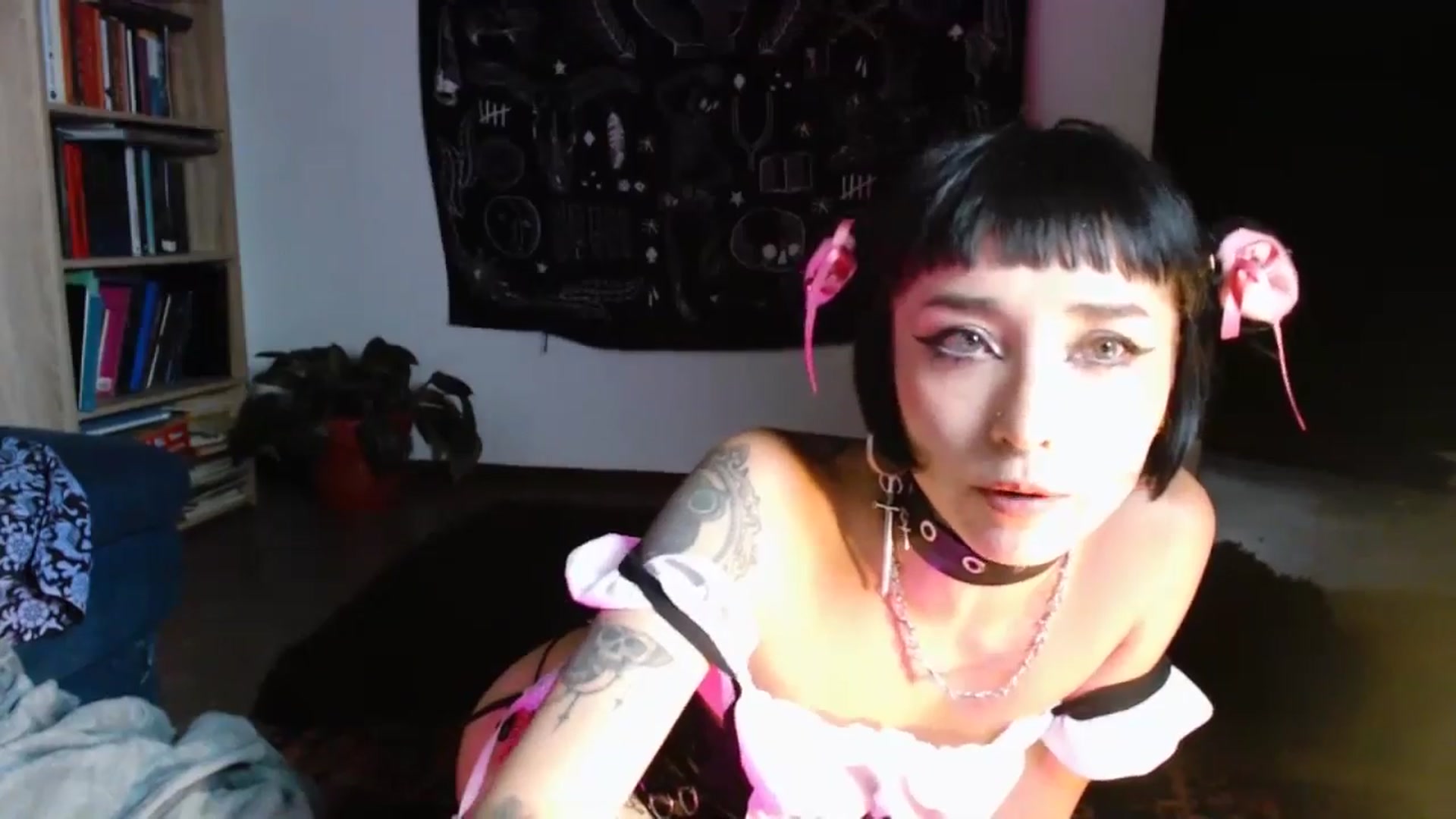 Gallery image thumbnail from Petit_Haze's myfreecams stream on, 10/19/2024, 04:56 image 15 of 20