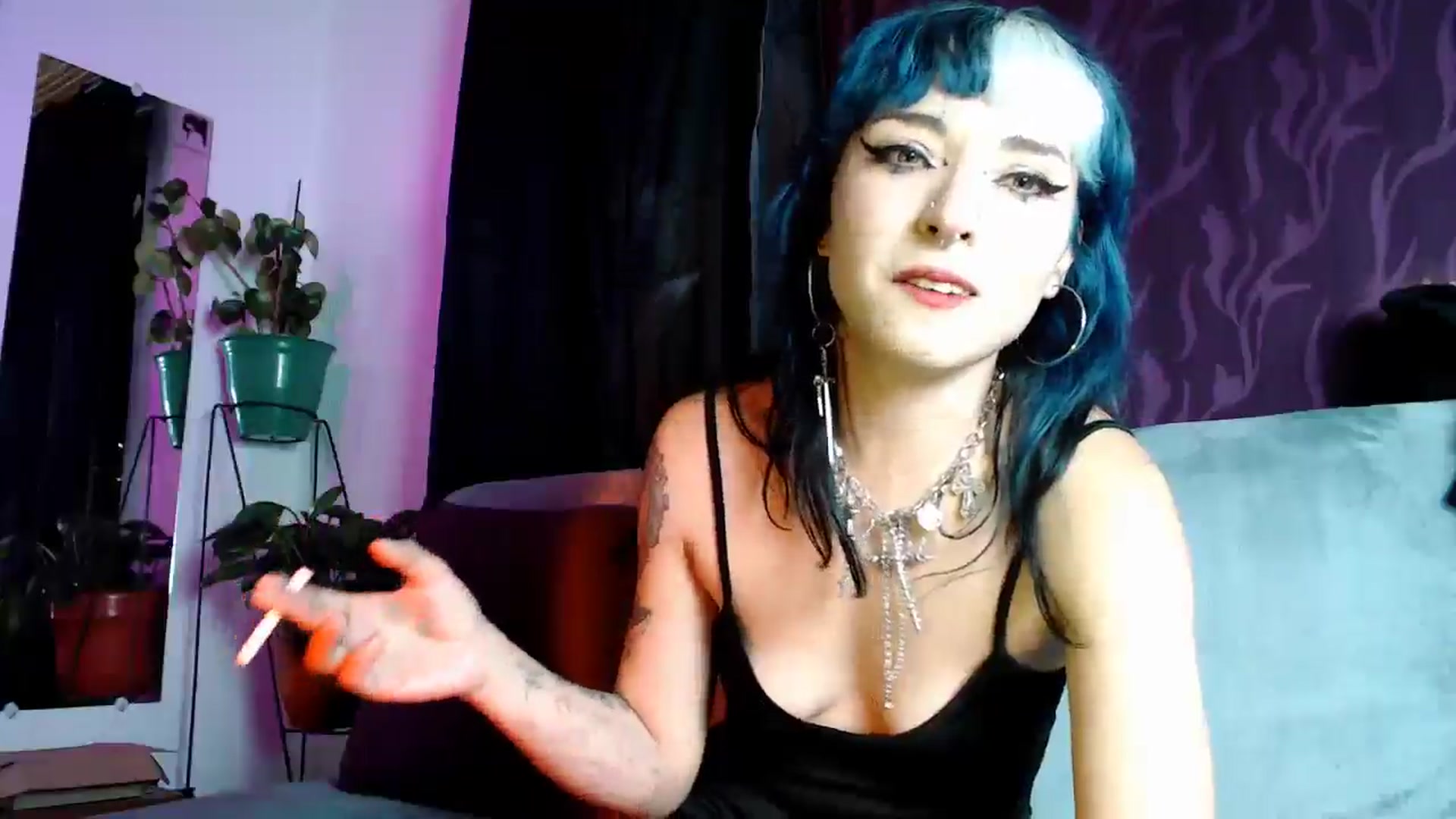 Gallery image thumbnail from Petit_Haze's myfreecams stream on, 11/22/2024, 23:41 image 20 of 20