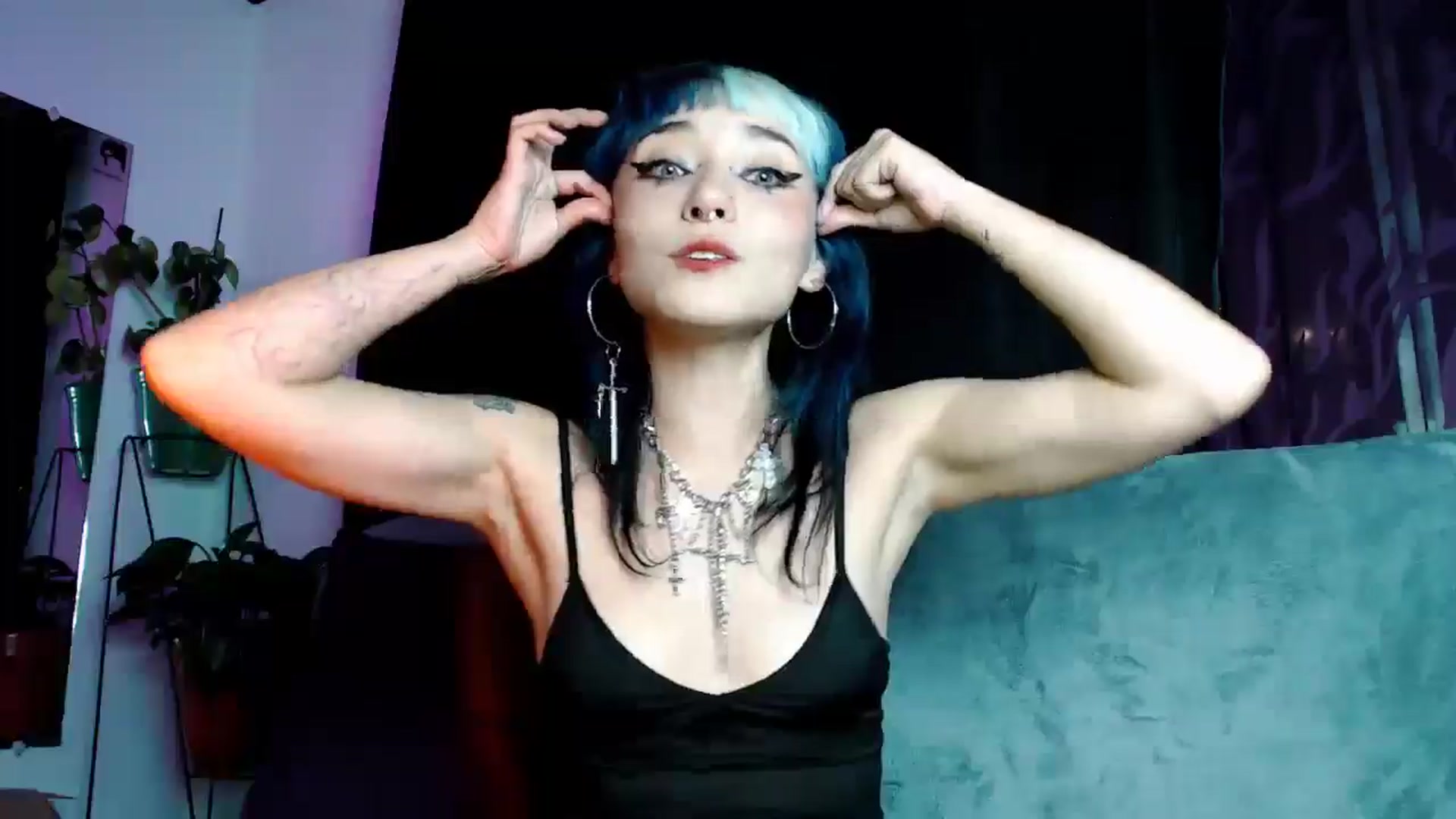 Gallery image thumbnail from Petit_Haze's myfreecams stream on, 11/23/2024, 03:04 image 5 of 20