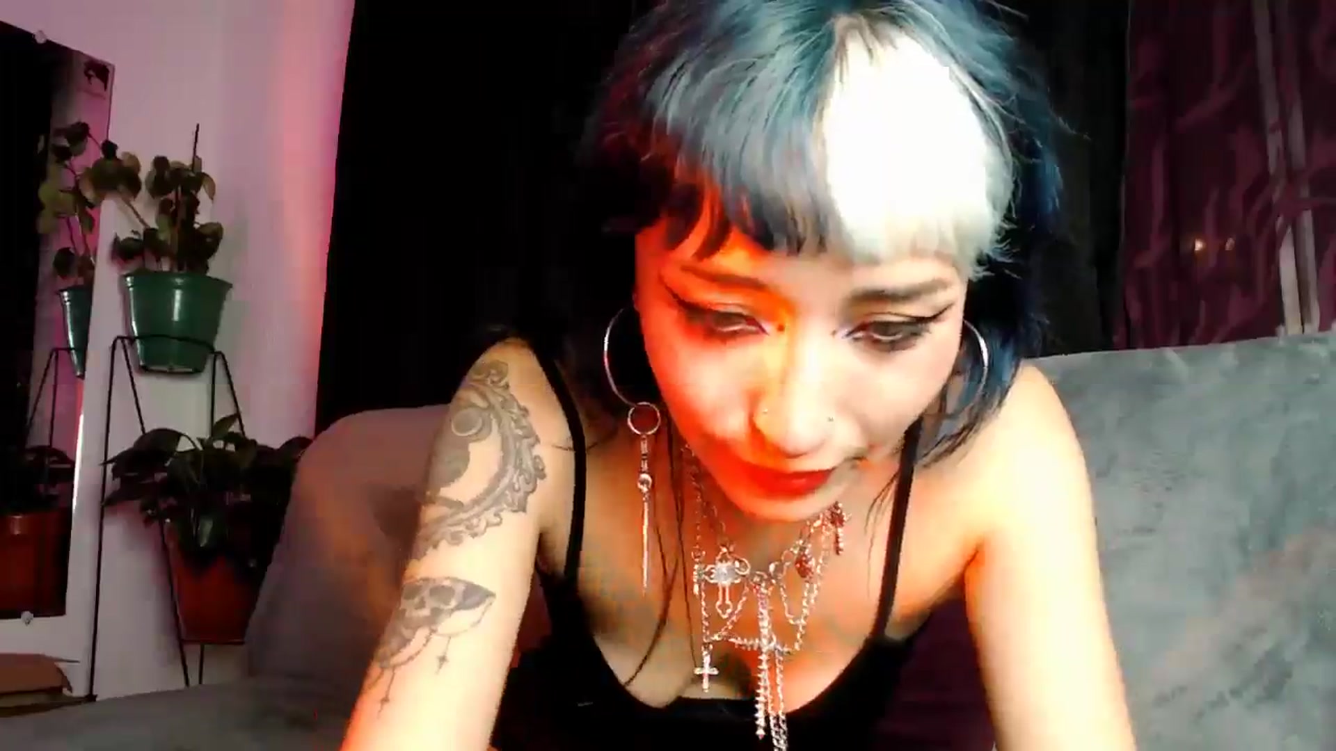 Gallery image thumbnail from Petit_Haze's myfreecams stream on, 11/23/2024, 03:04 image 15 of 20