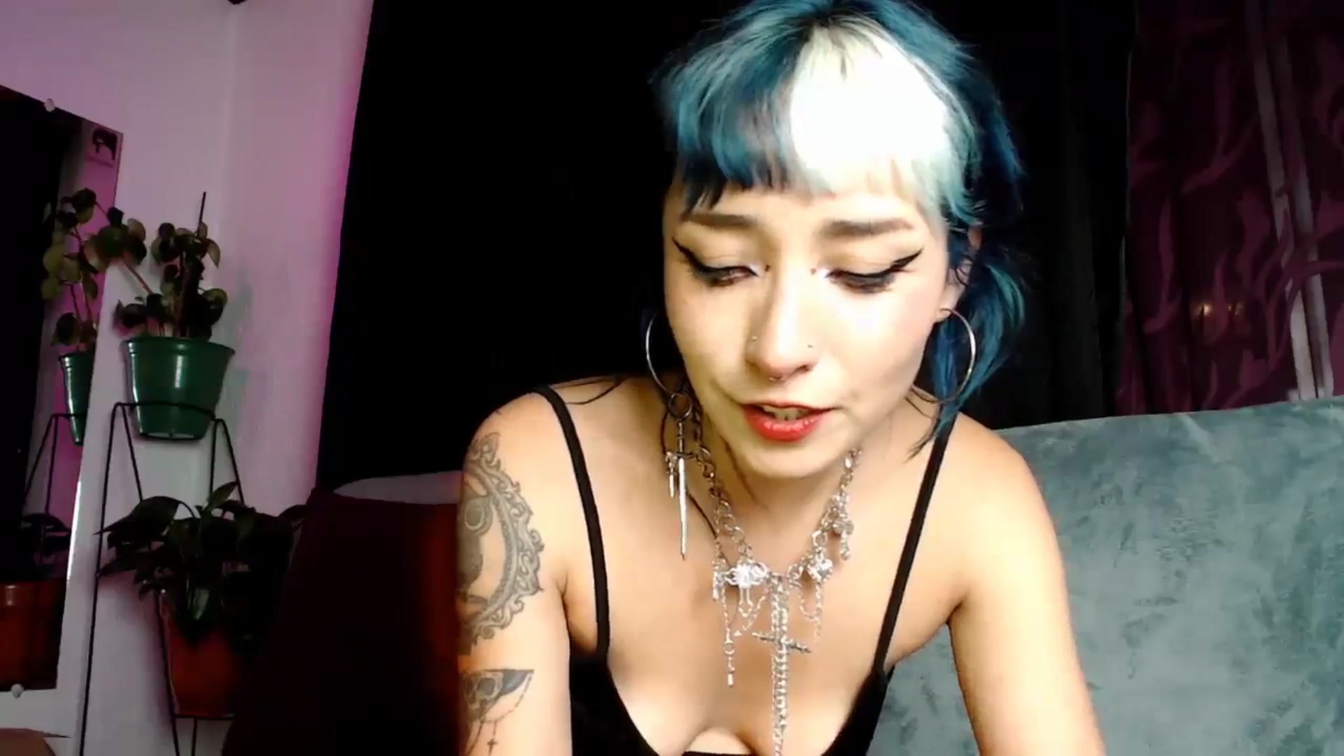 Gallery image thumbnail from Petit_Haze's myfreecams stream on, 11/23/2024, 03:04 image 7 of 20