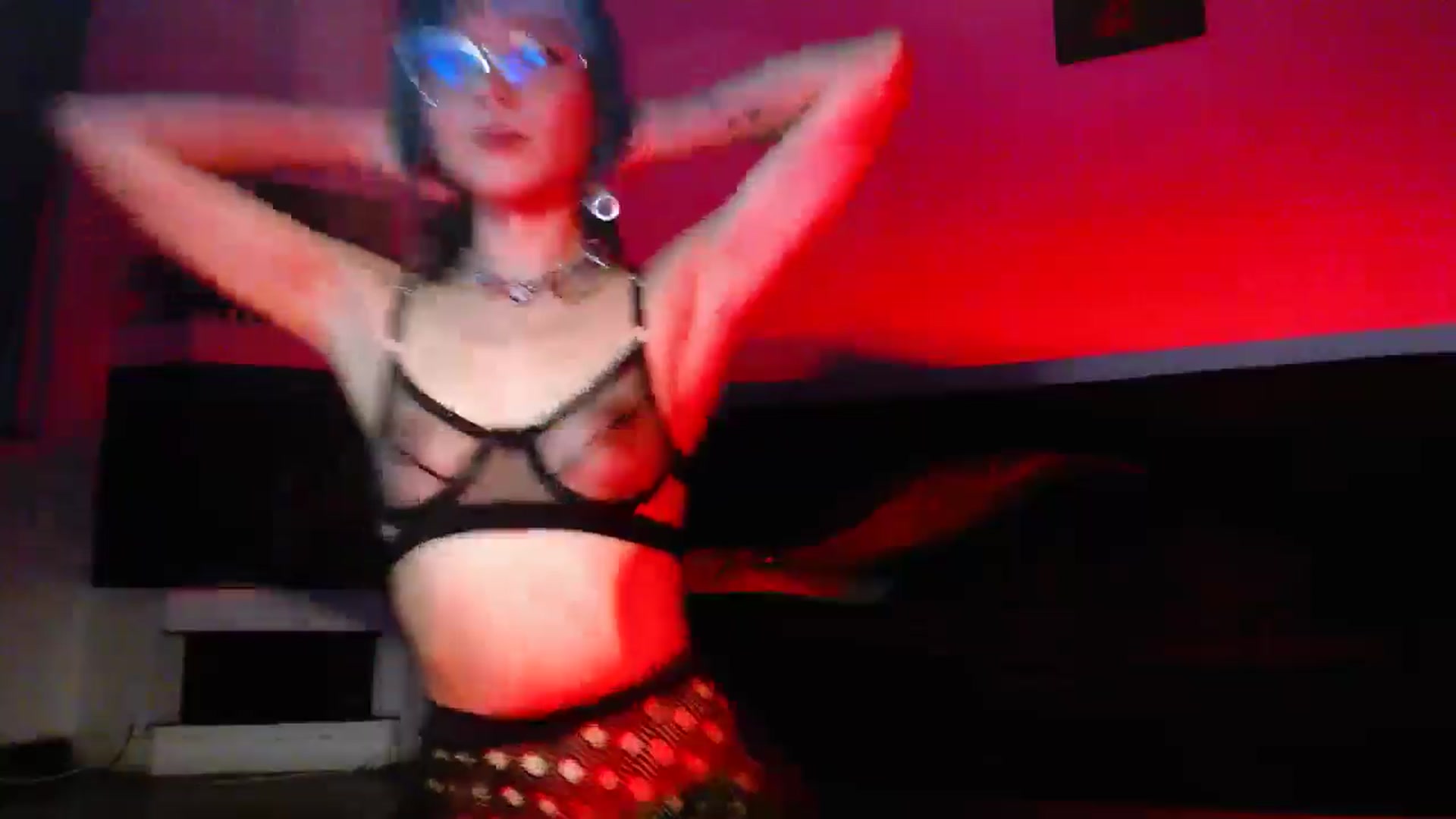 Gallery image thumbnail from Petit_Haze's myfreecams stream on, 12/13/2024, 02:28 image 19 of 20