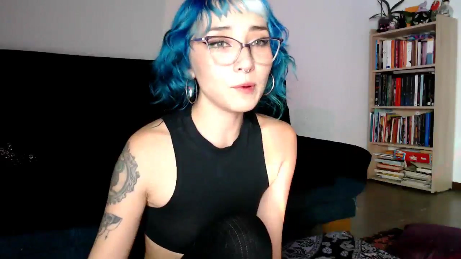 Gallery image thumbnail from Petit_Haze's myfreecams stream on, 04/16/2025, 01:16 image 3 of 20