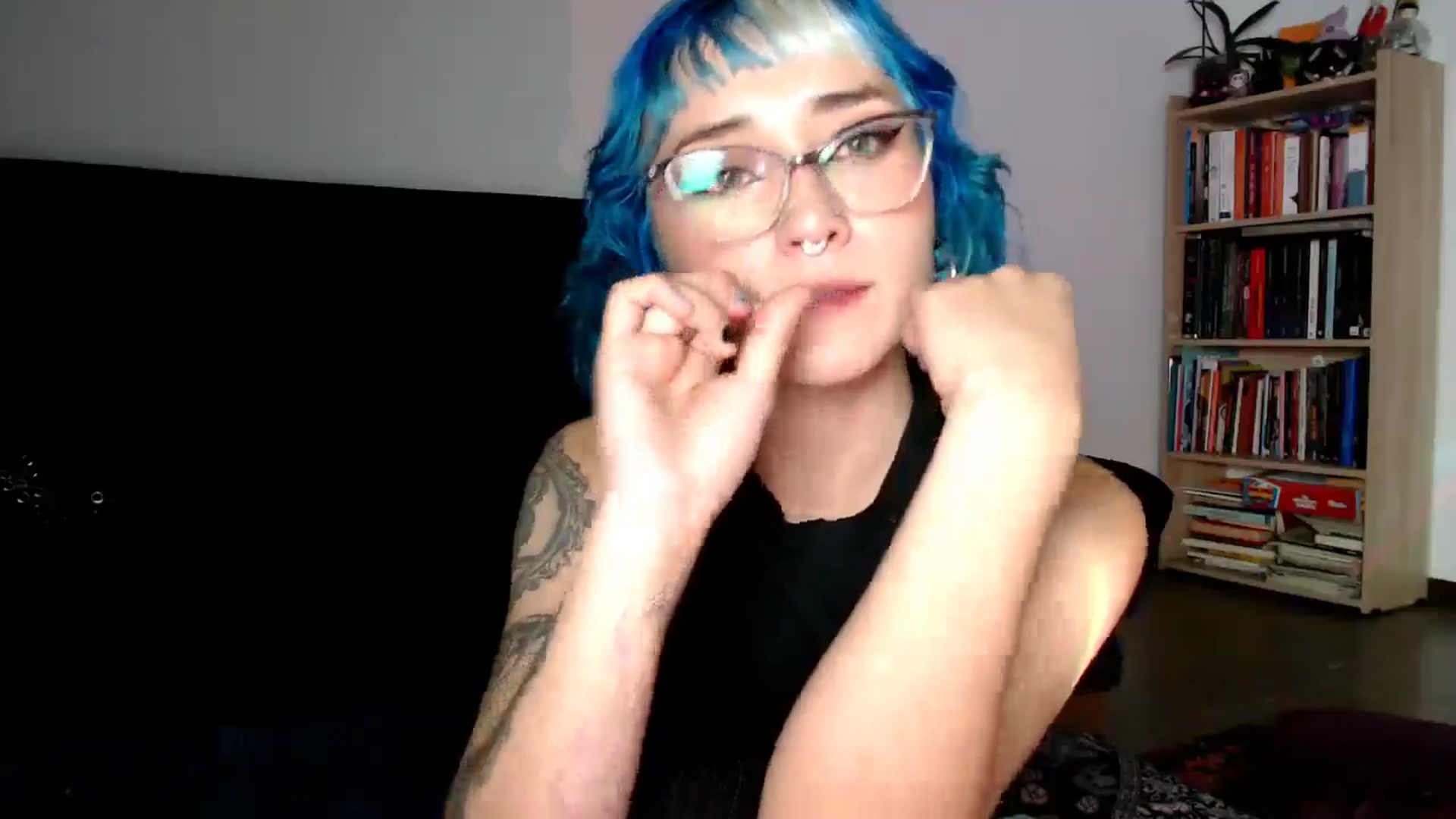 Gallery image thumbnail from Petit_Haze's myfreecams stream on, 04/16/2025, 01:16 image 15 of 20
