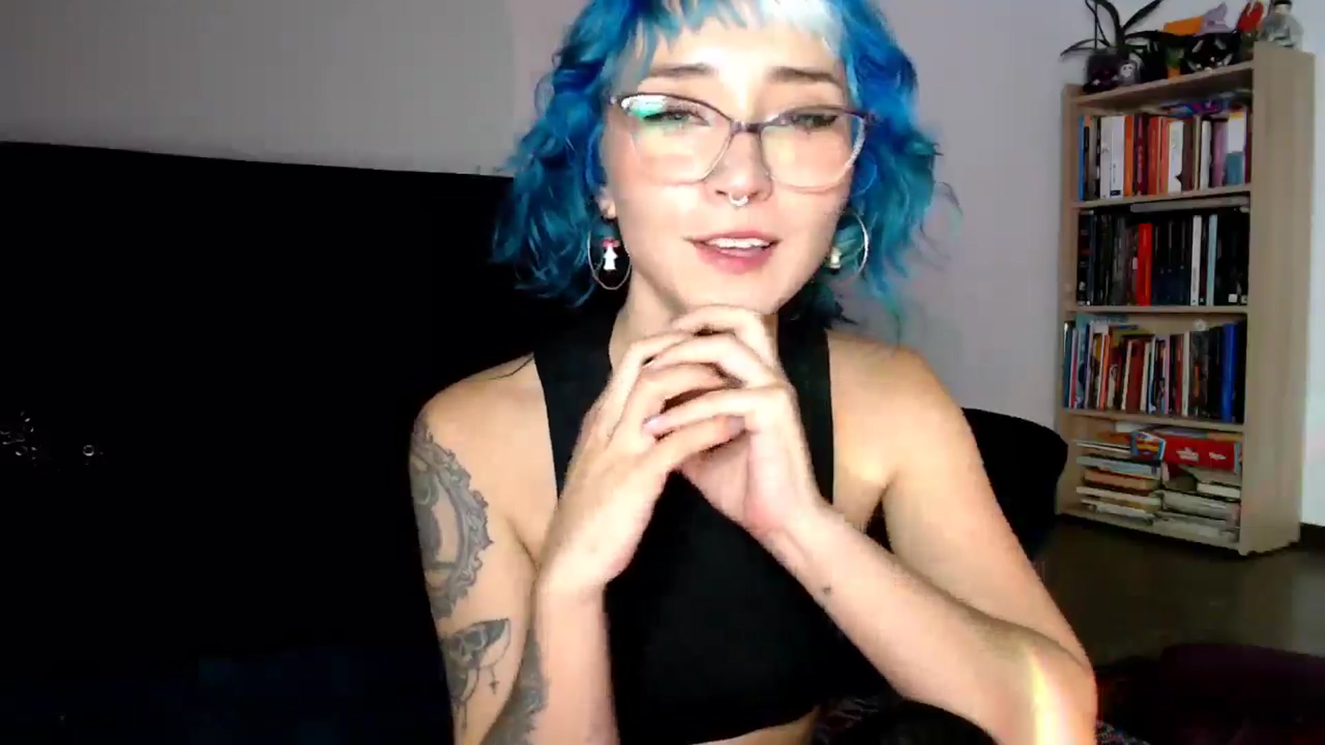 Gallery image thumbnail from Petit_Haze's myfreecams stream on, 04/16/2025, 01:16 image 8 of 20