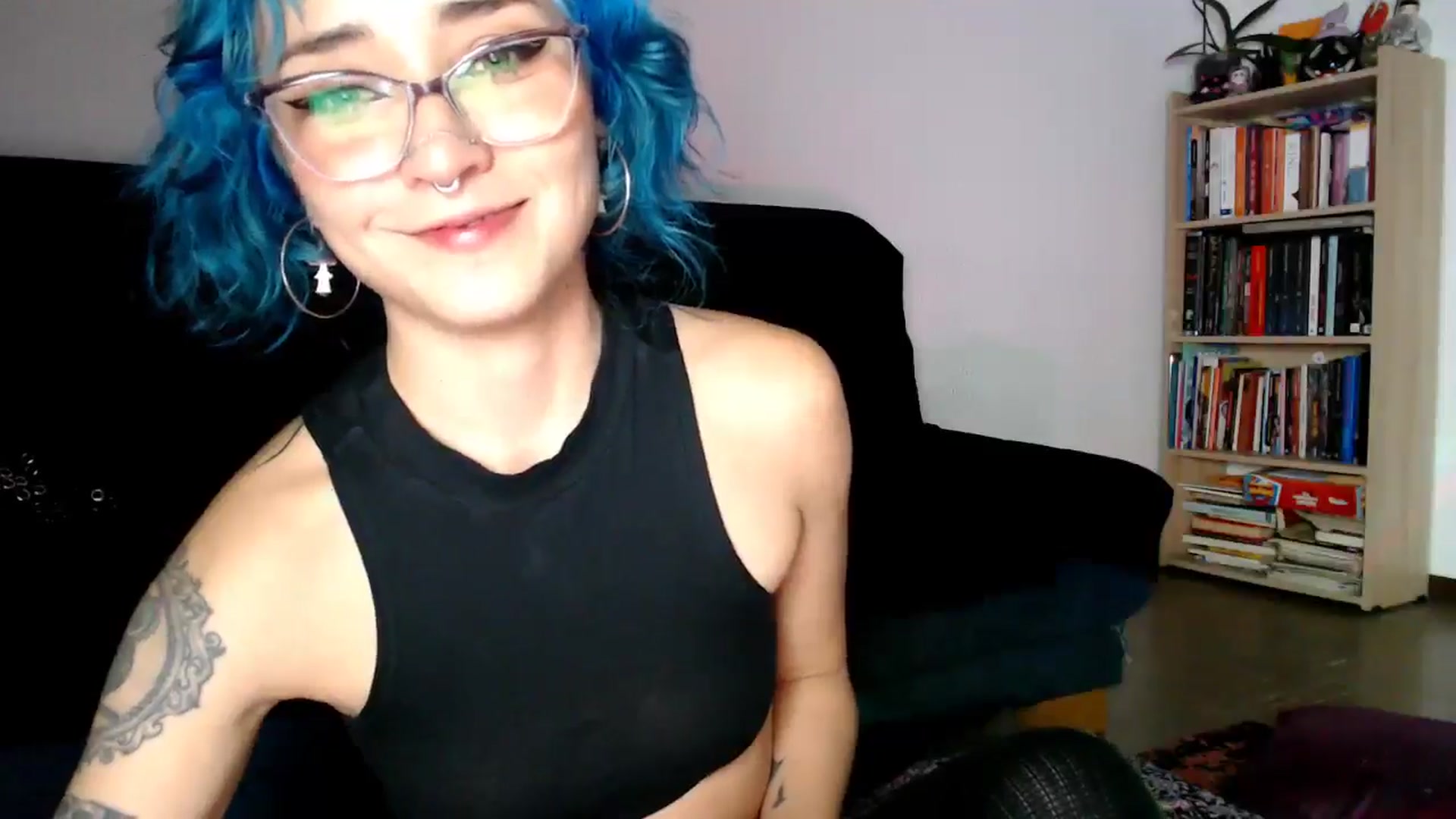 Gallery image thumbnail from Petit_Haze's myfreecams stream on, 04/16/2025, 01:16 image 6 of 20