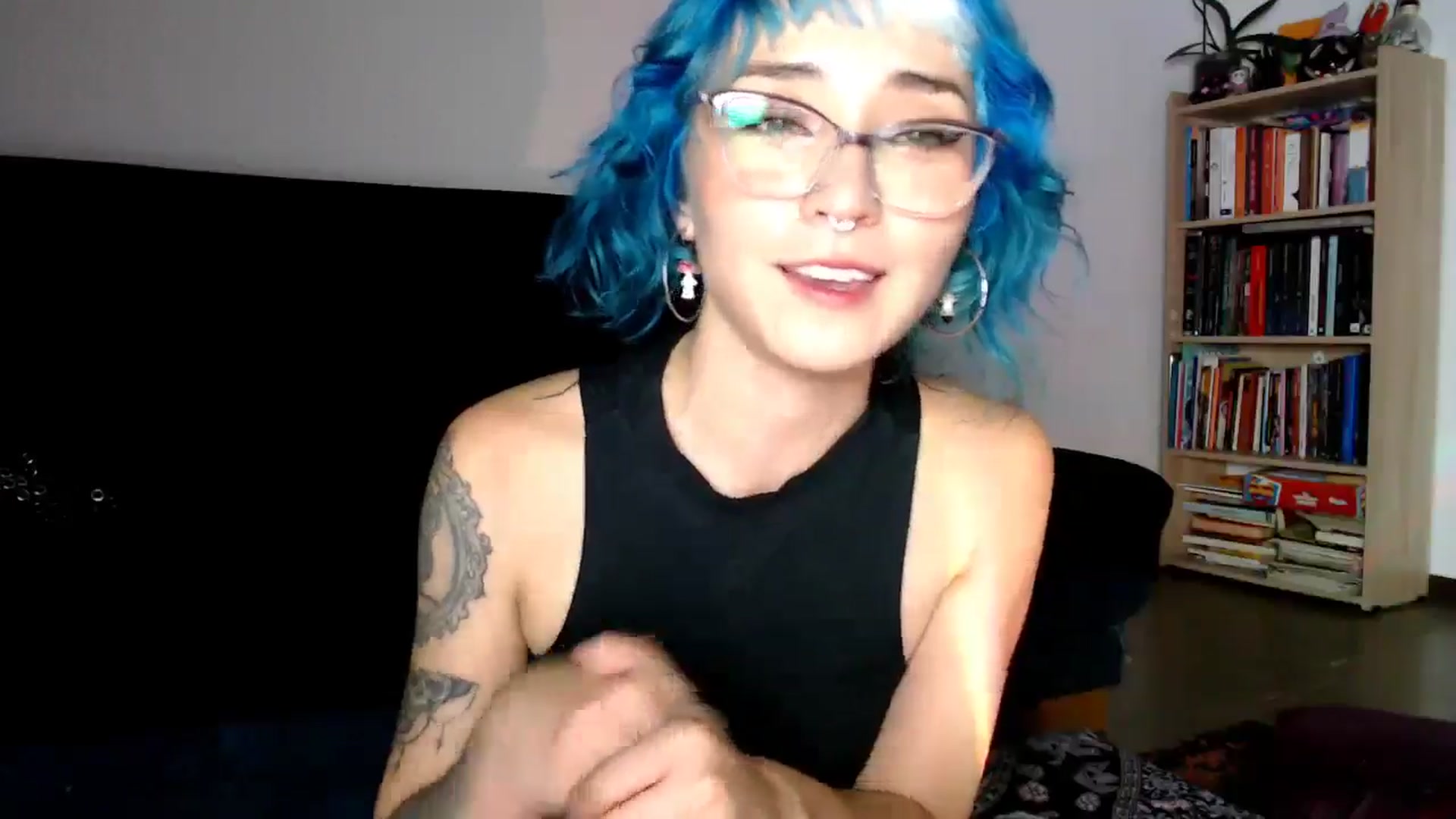 Gallery image thumbnail from Petit_Haze's myfreecams stream on, 04/16/2025, 01:16 image 7 of 20