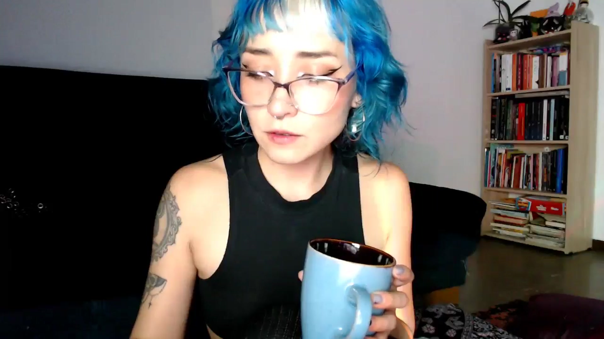 Gallery image thumbnail from Petit_Haze's myfreecams stream on, 04/16/2025, 01:16 image 14 of 20