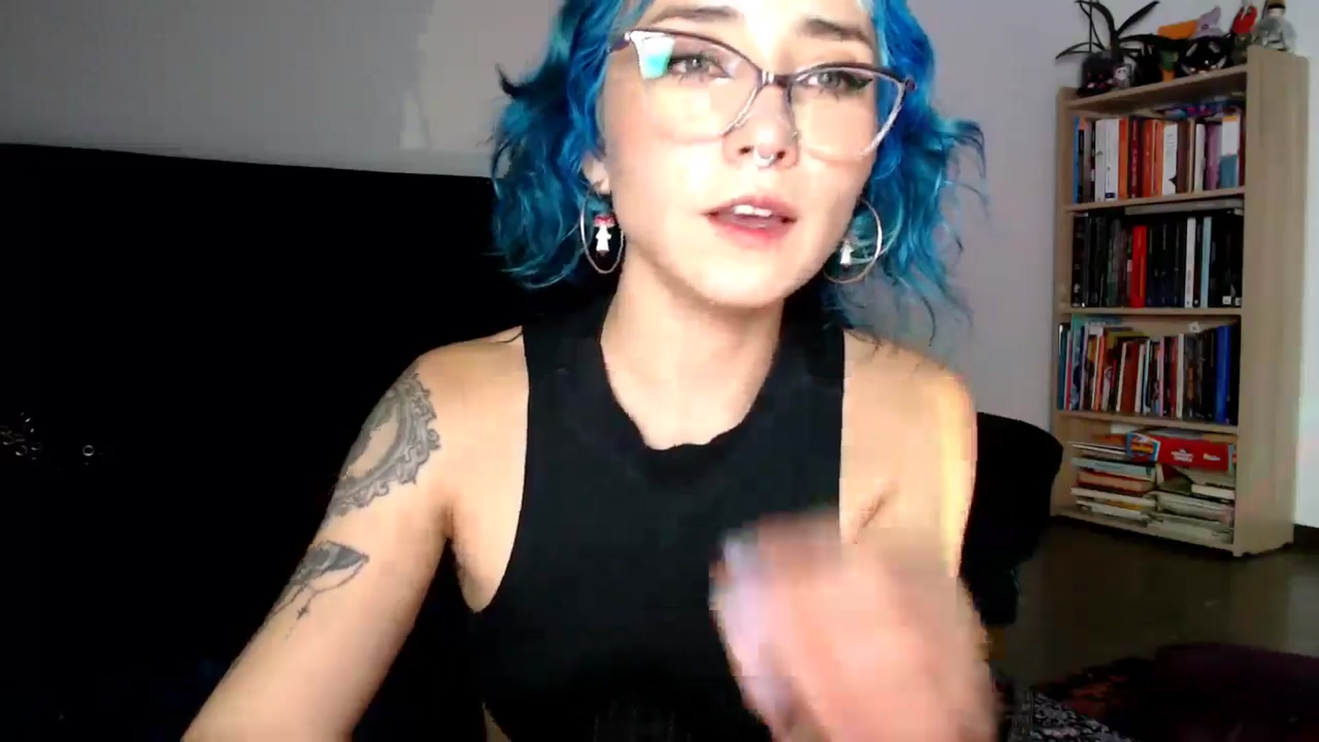 Gallery image thumbnail from Petit_Haze's myfreecams stream on, 04/16/2025, 01:16 image 16 of 20