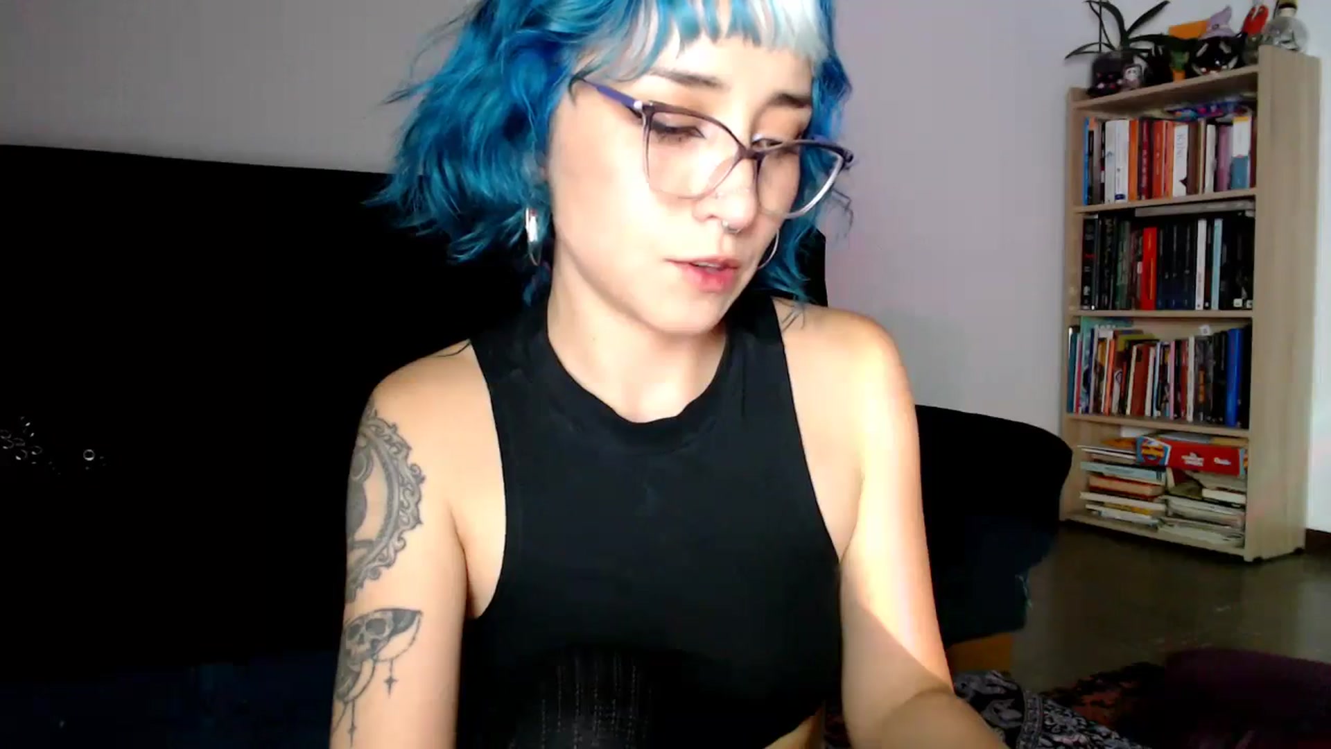 Gallery image thumbnail from Petit_Haze's myfreecams stream on, 04/16/2025, 01:16 image 11 of 20