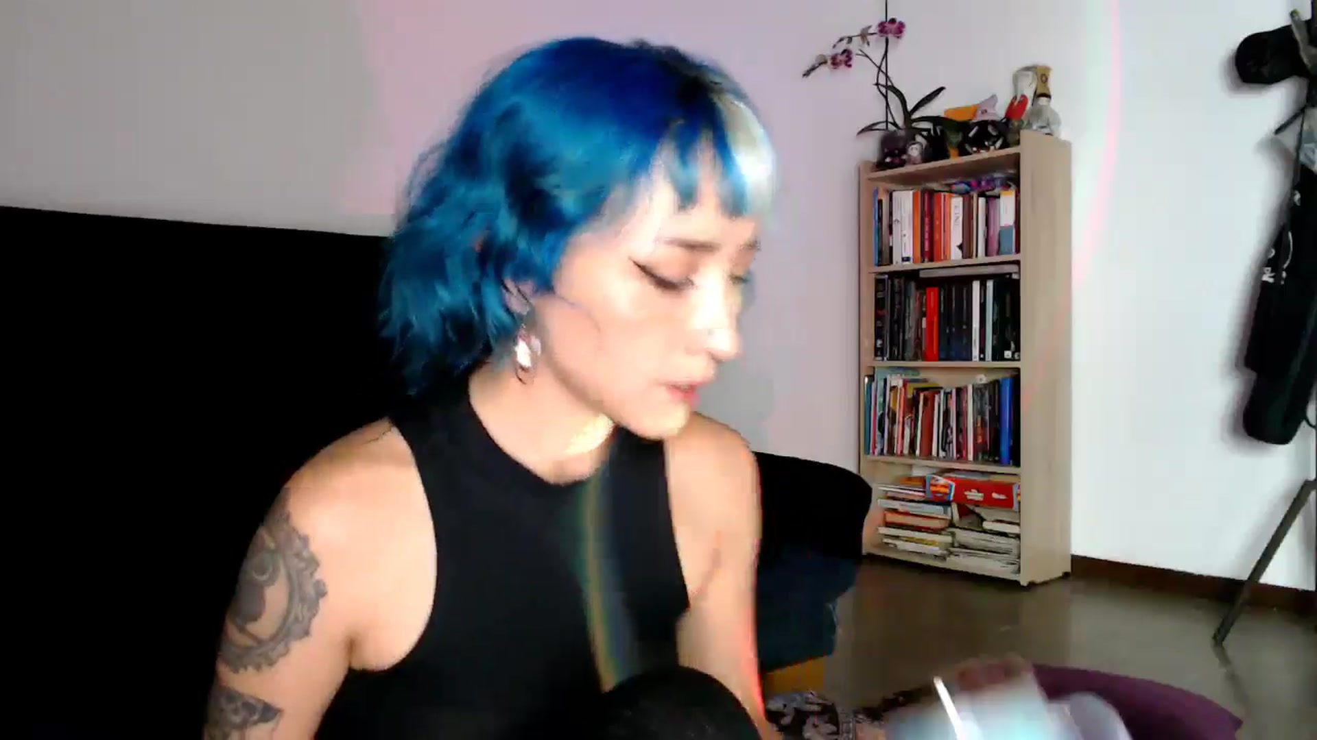 Gallery image thumbnail from Petit_Haze's myfreecams stream on, 04/16/2025, 02:27 image 8 of 20